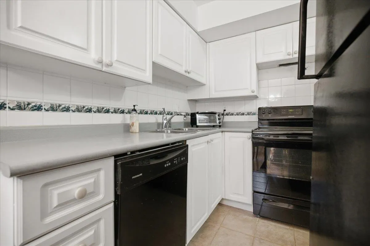 1723 Frances Street #404