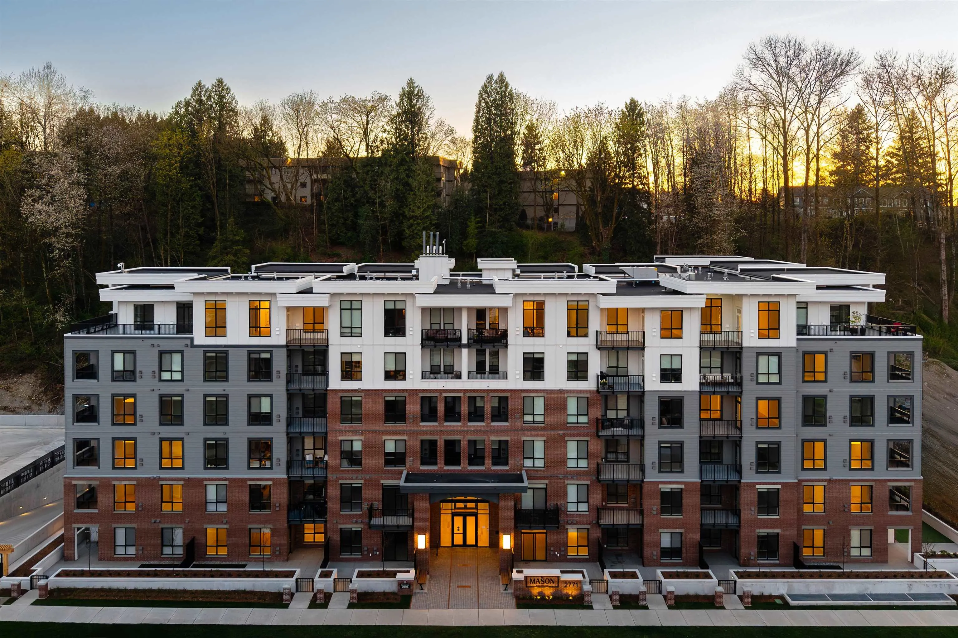 2771 Montrose Avenue #614