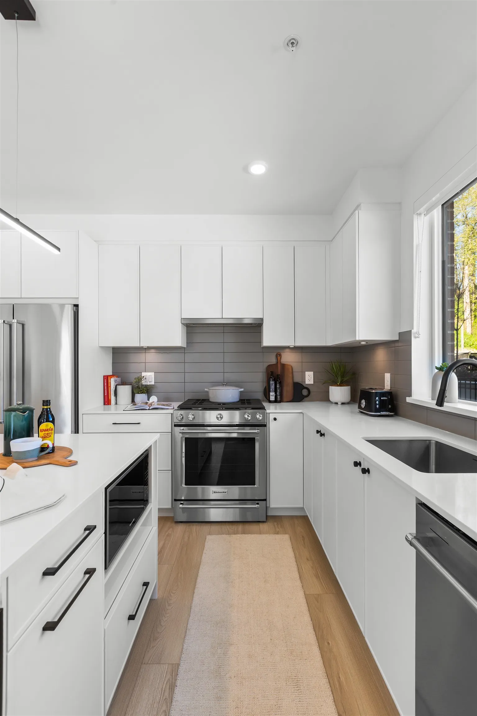 2771 Montrose Avenue #614