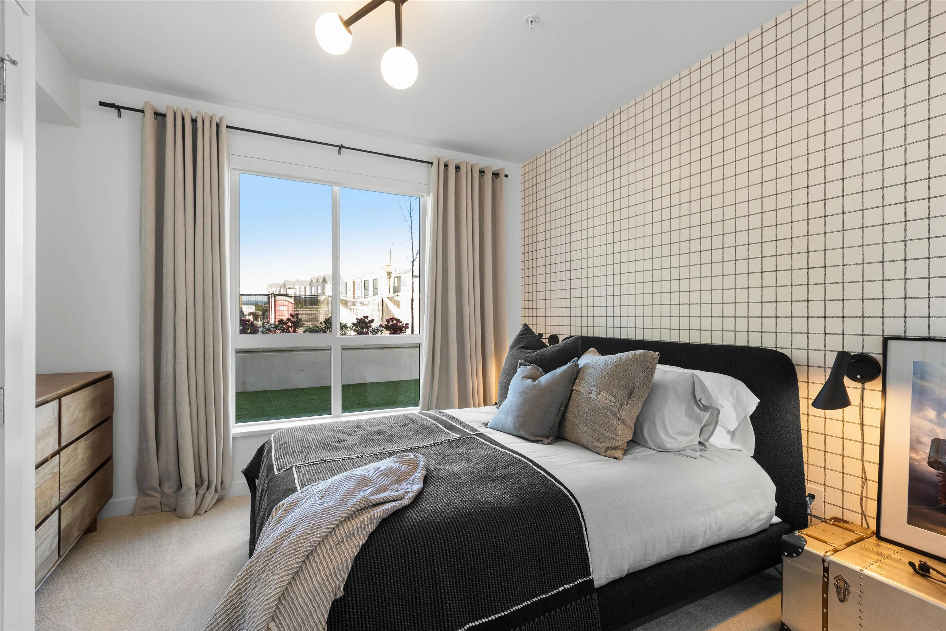 2771 Montrose Avenue #614