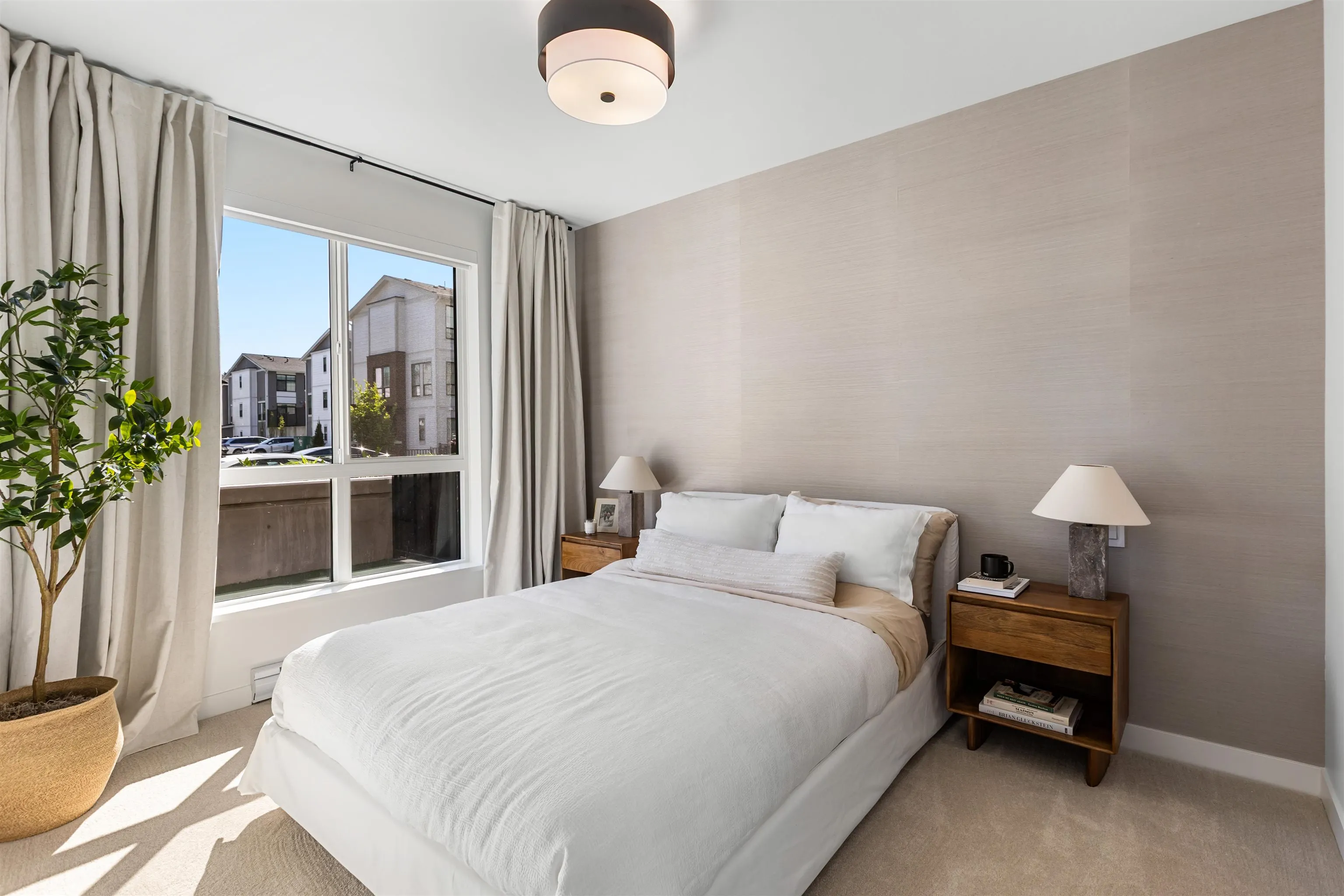 2771 Montrose Avenue #614