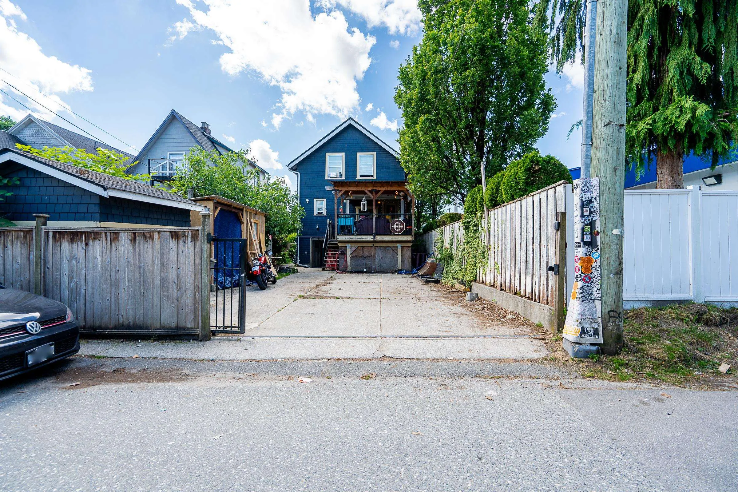 1329 E 12th Avenue