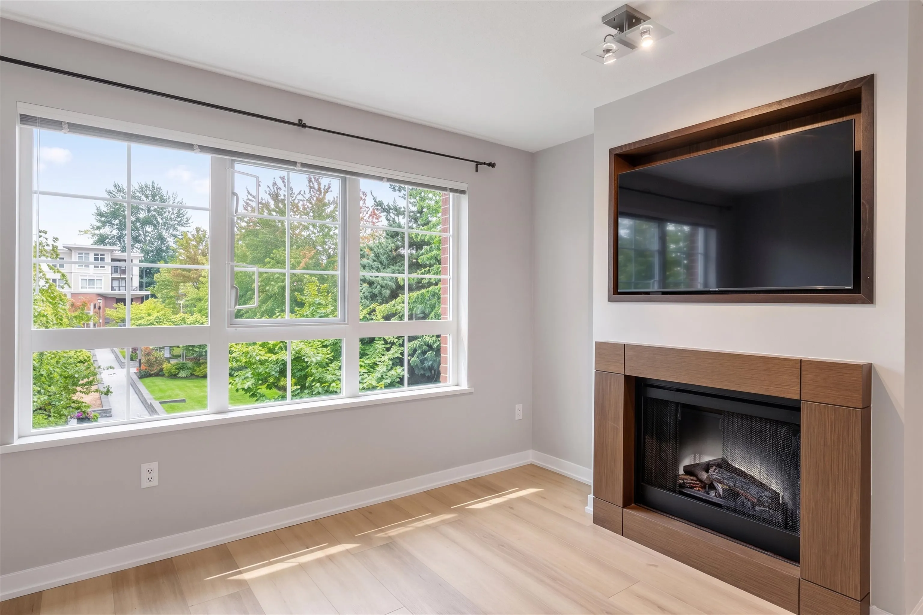 2940 King George Boulevard #205