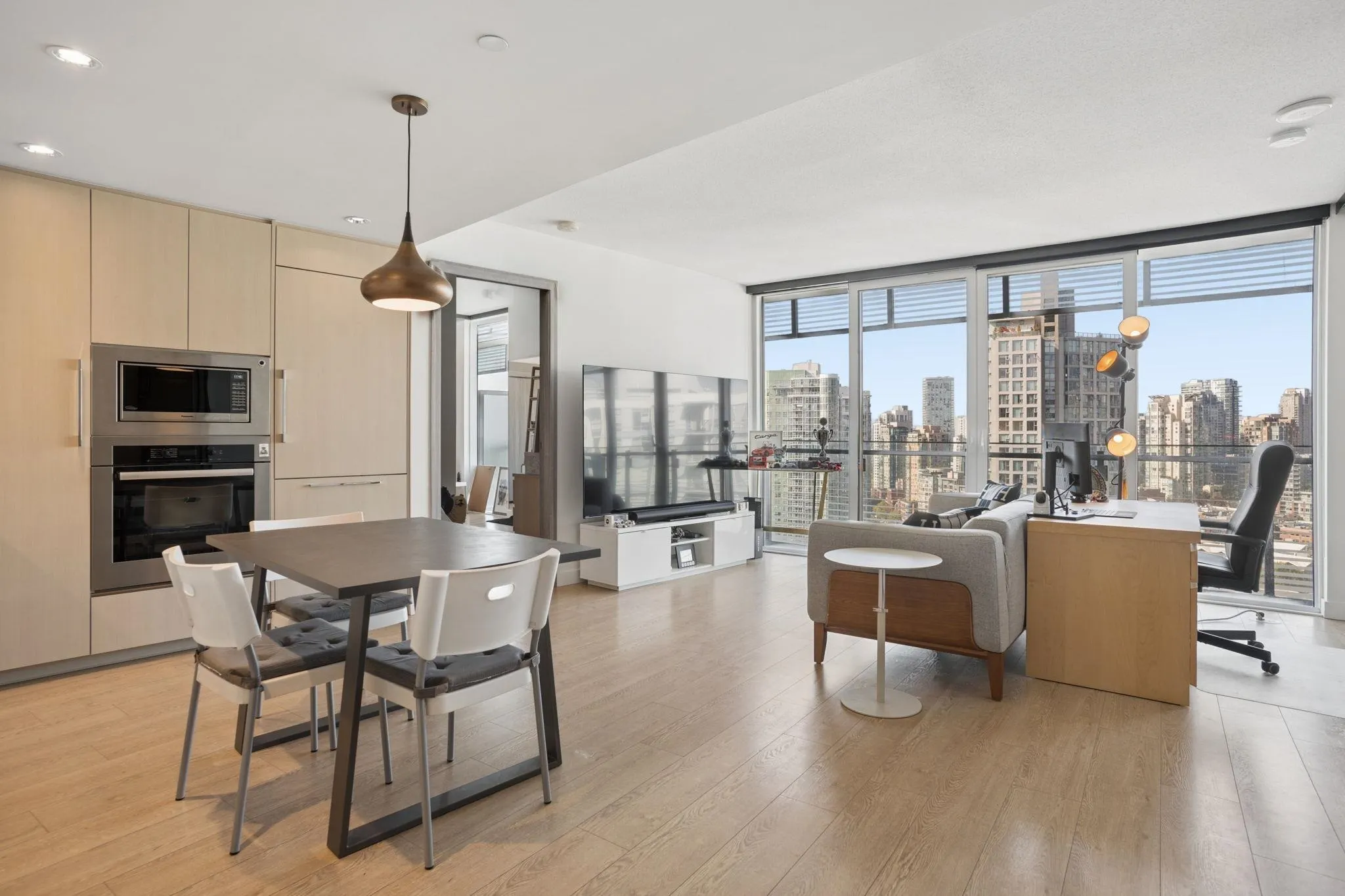 89 Nelson Street #2401