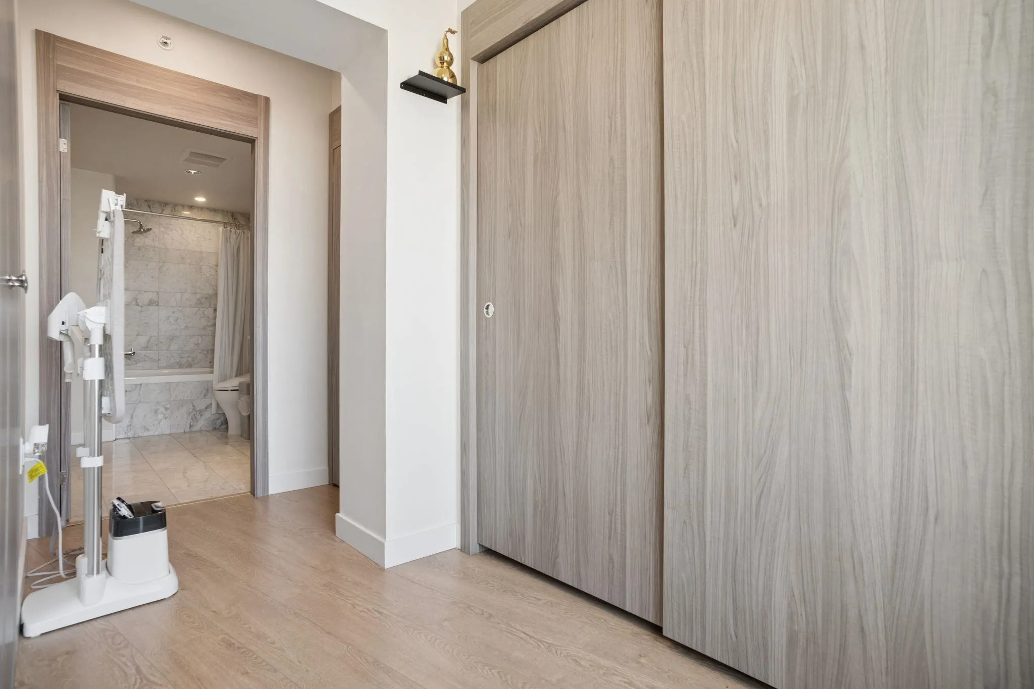 89 Nelson Street #2401