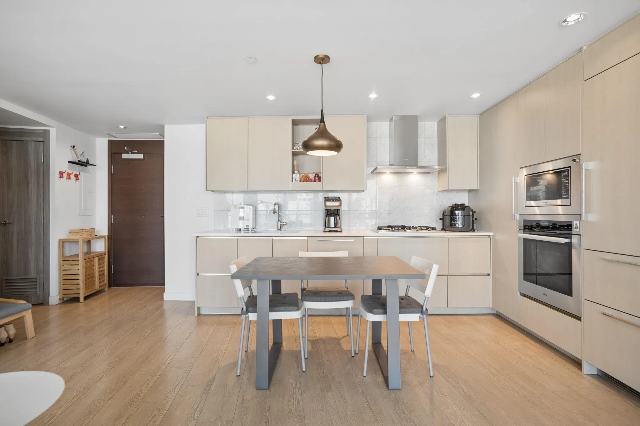 89 Nelson Street #2401