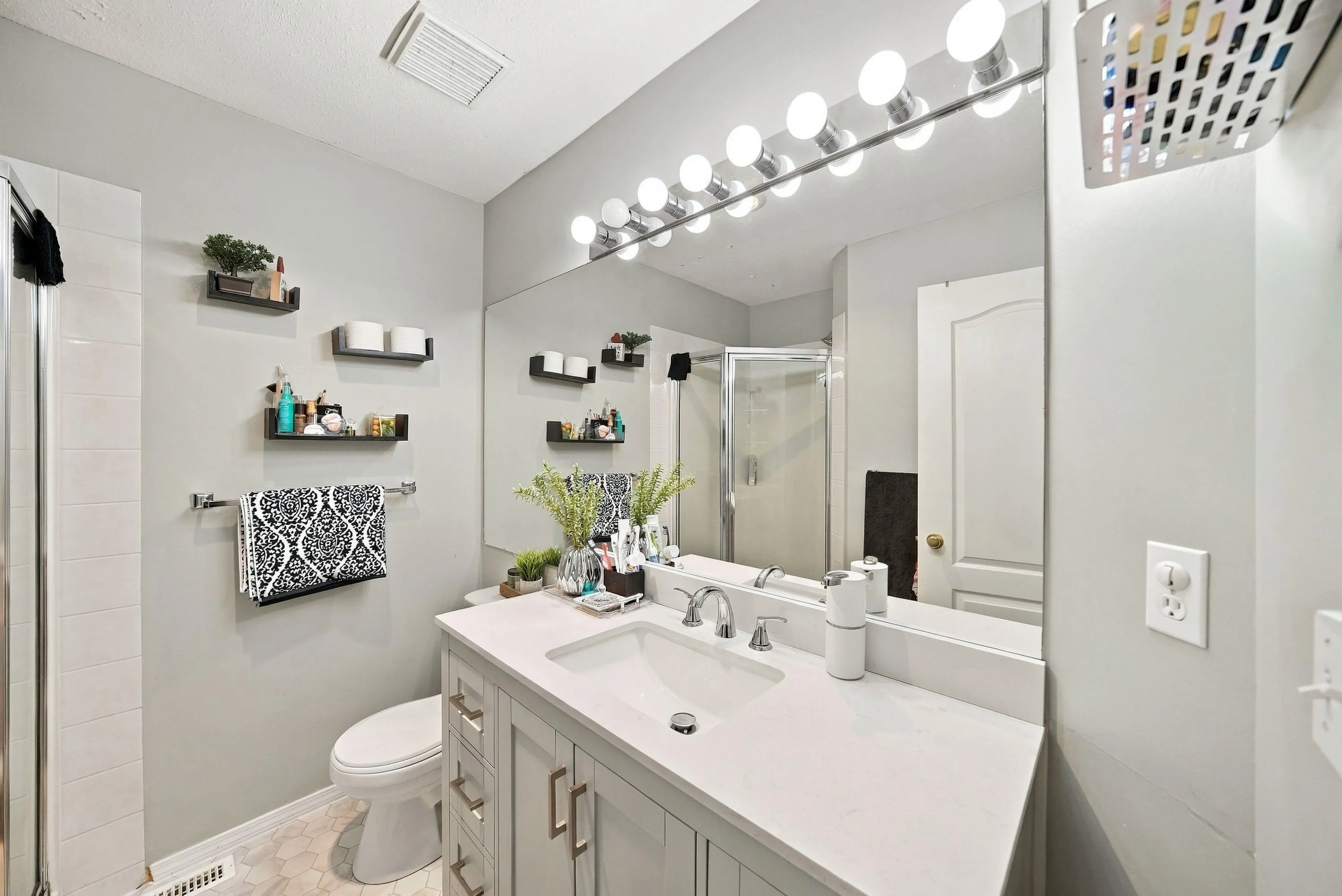 32339 7 Avenue #6