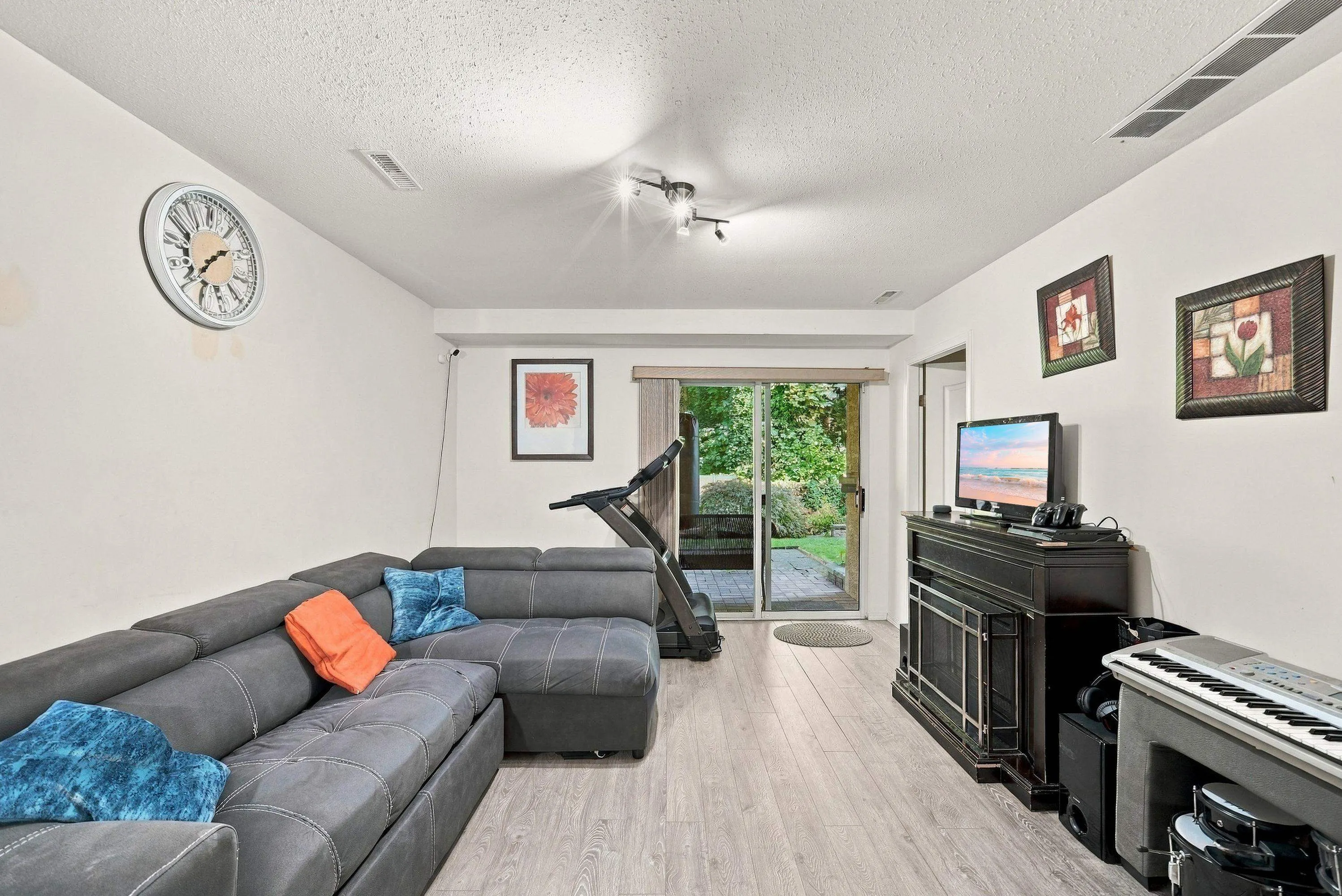 32339 7 Avenue #6