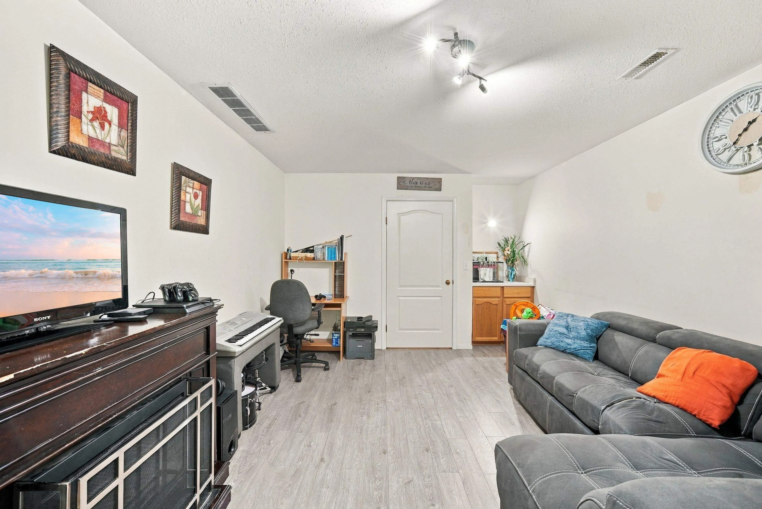 32339 7 Avenue #6