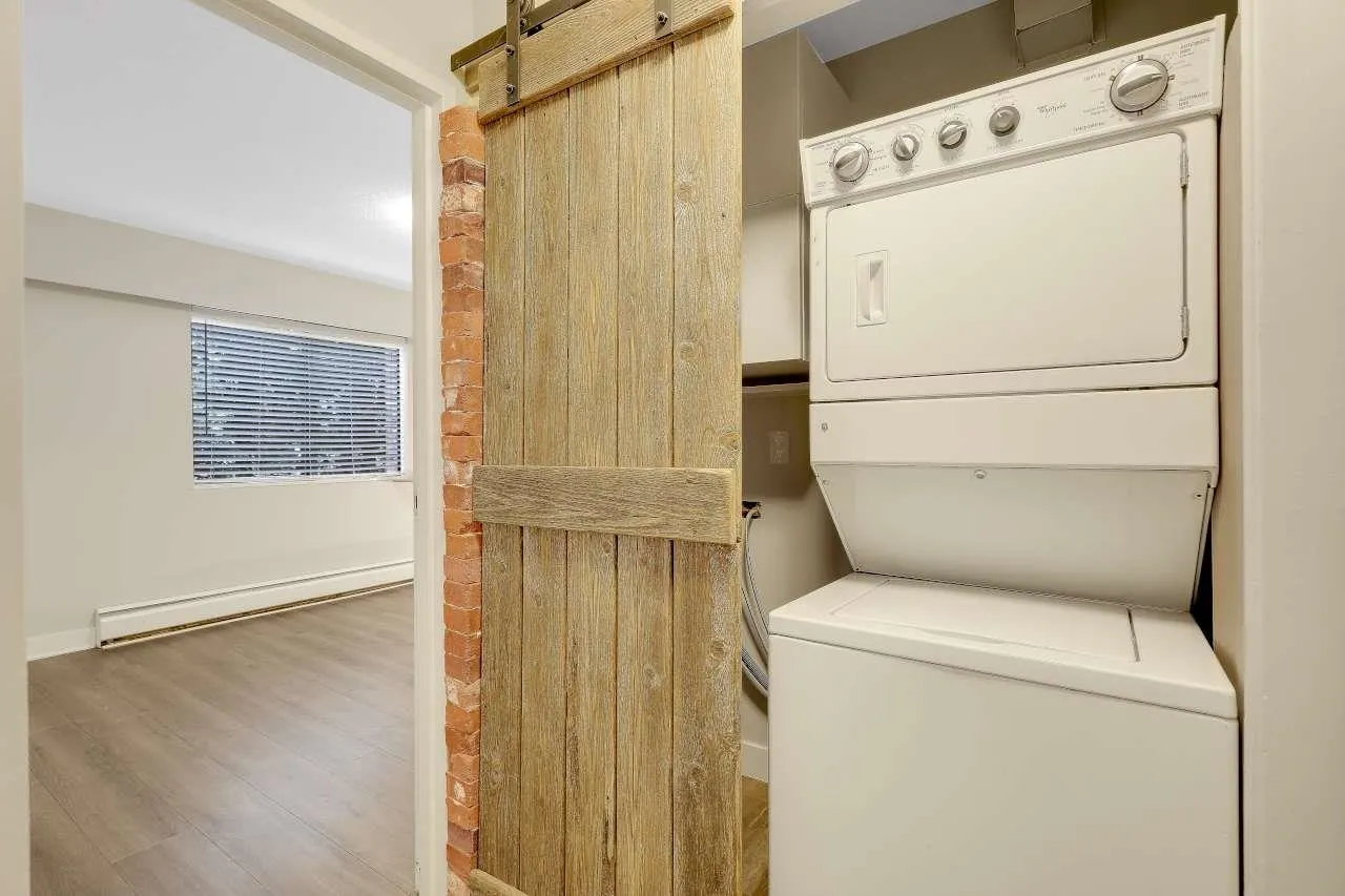 1544 Fir Street #207