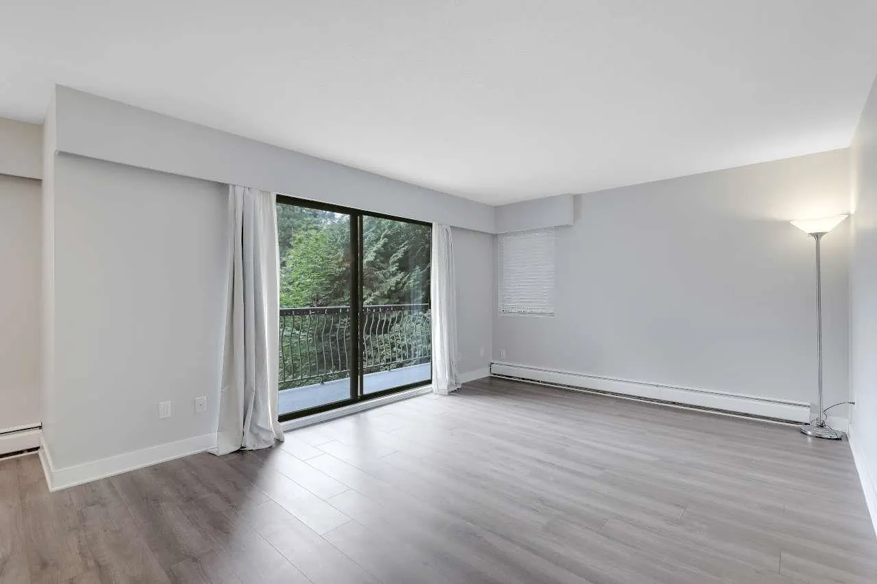 1544 Fir Street #207