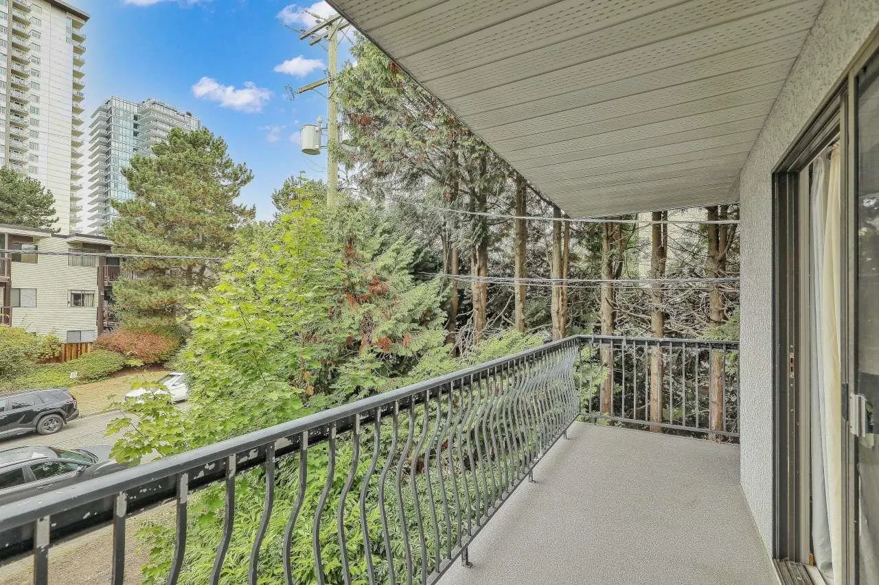 1544 Fir Street #207