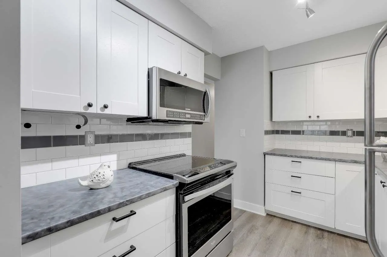 1544 Fir Street #207