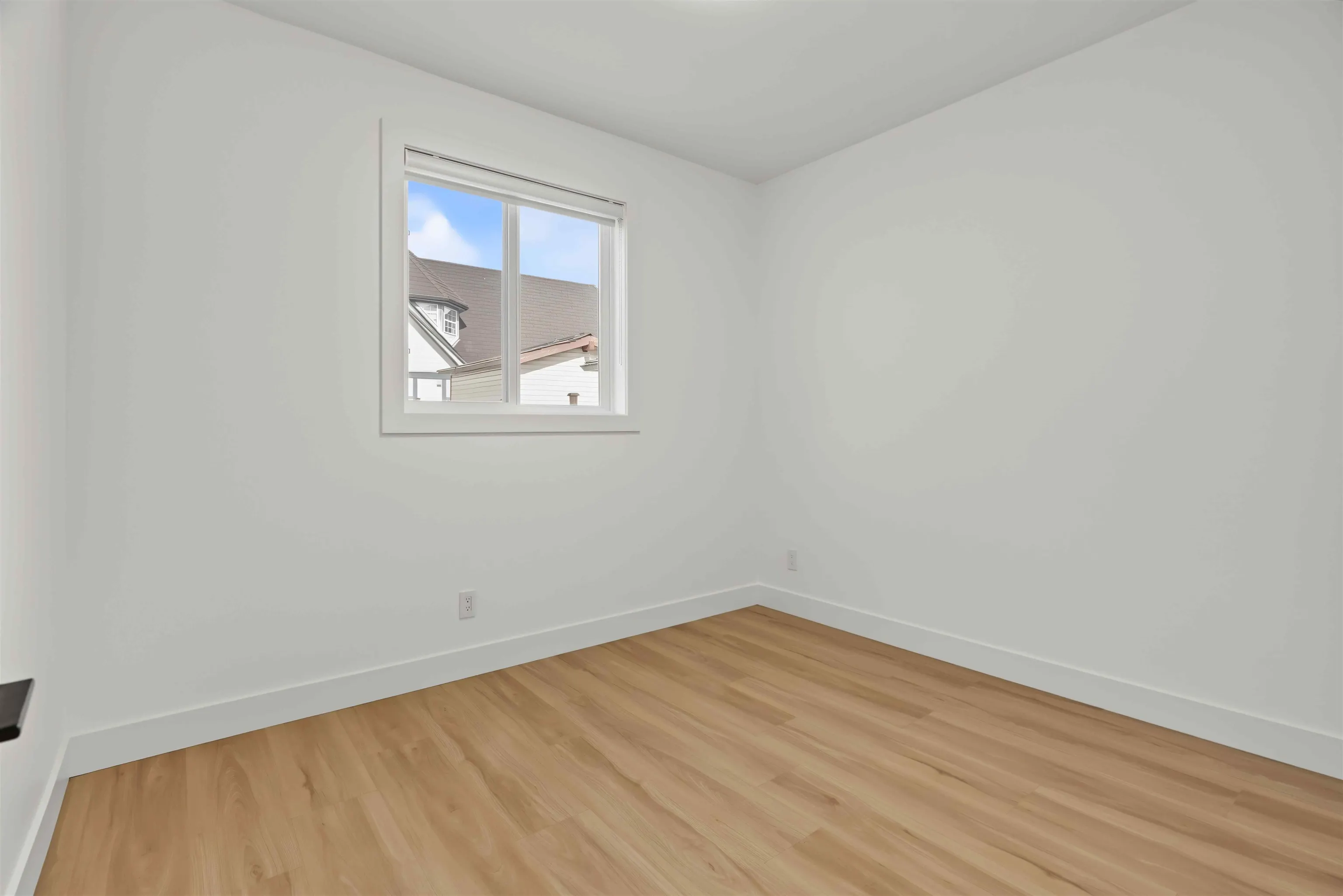 15371 94 Avenue #102