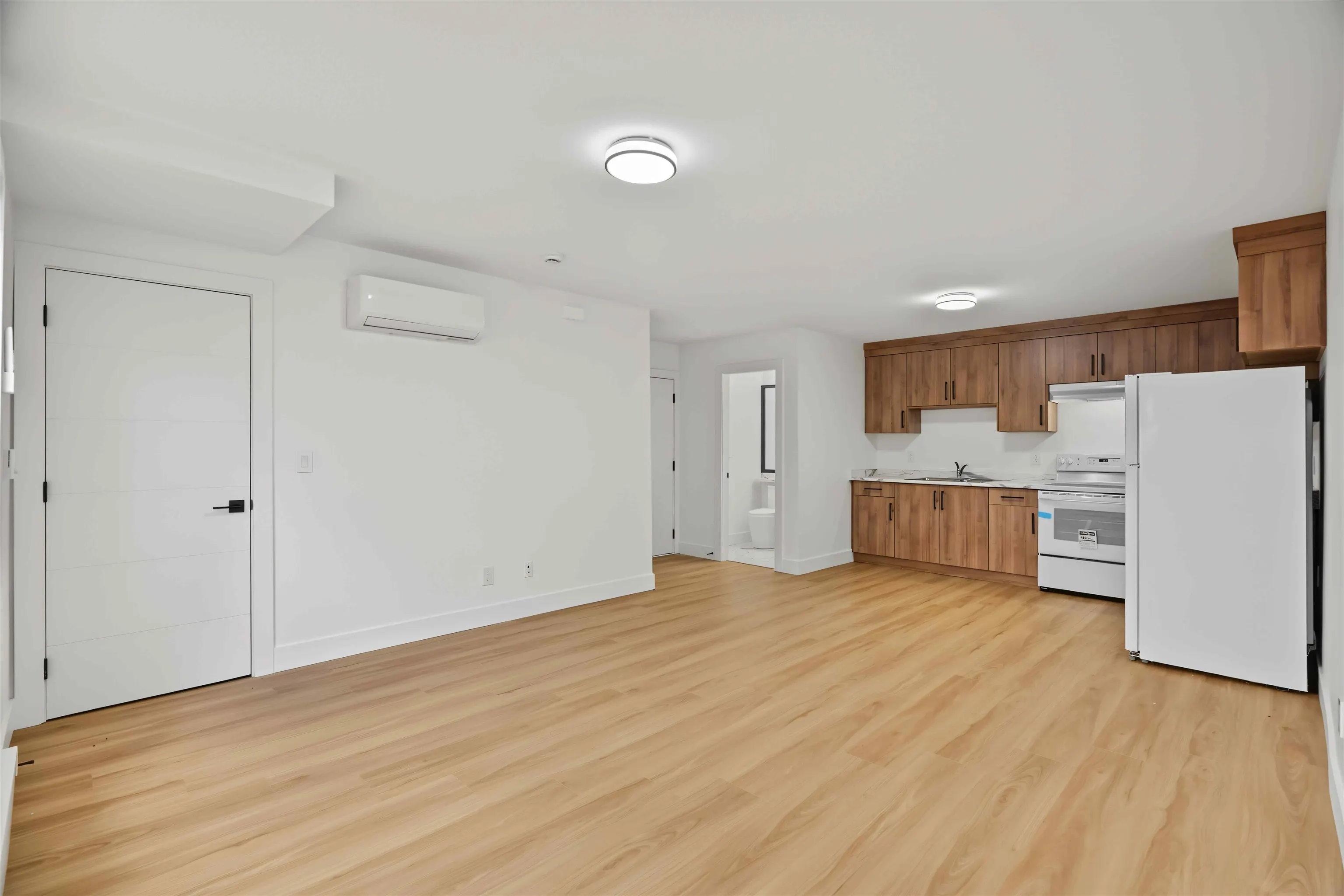 15371 94 Avenue #102