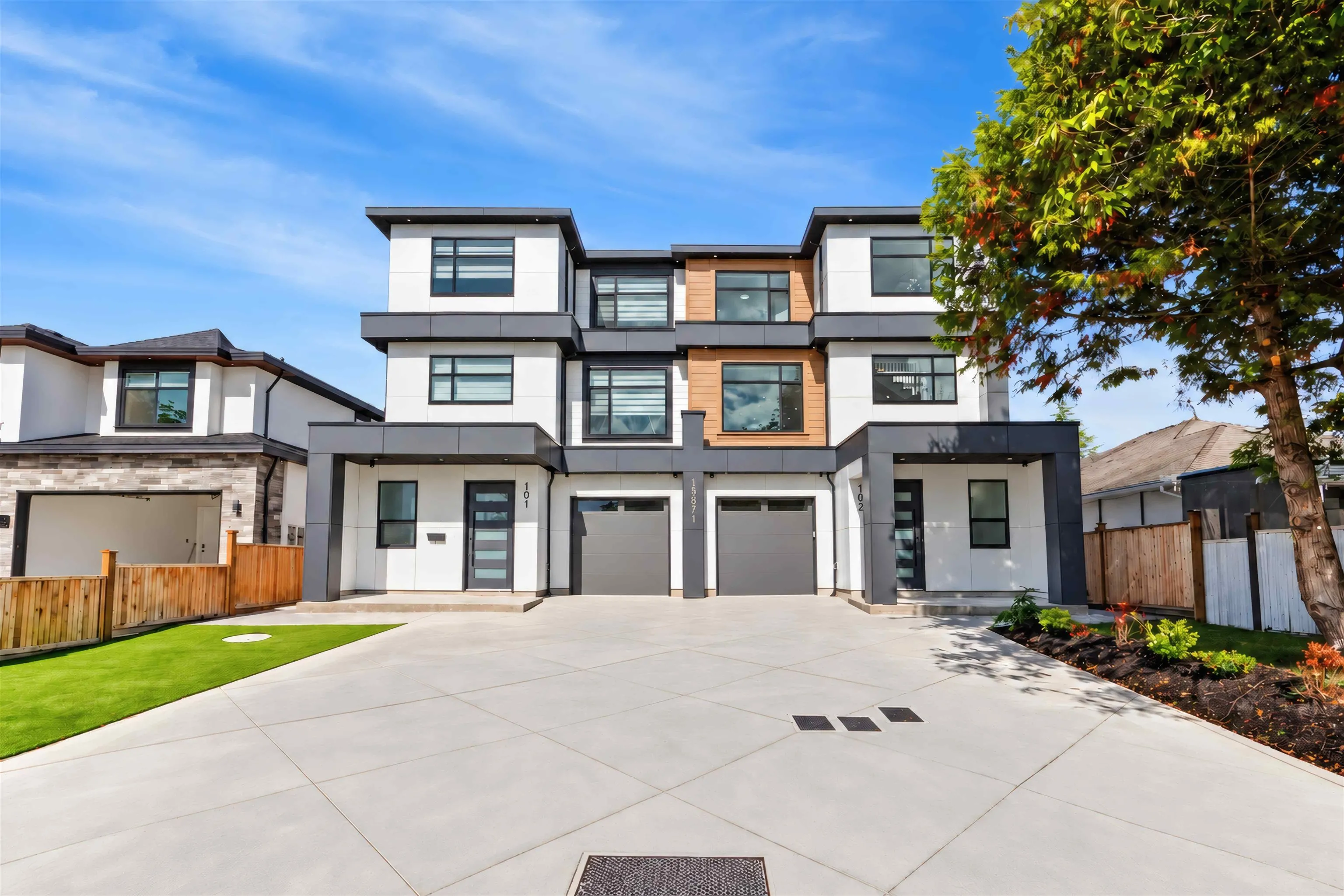 15371 94 Avenue #102
