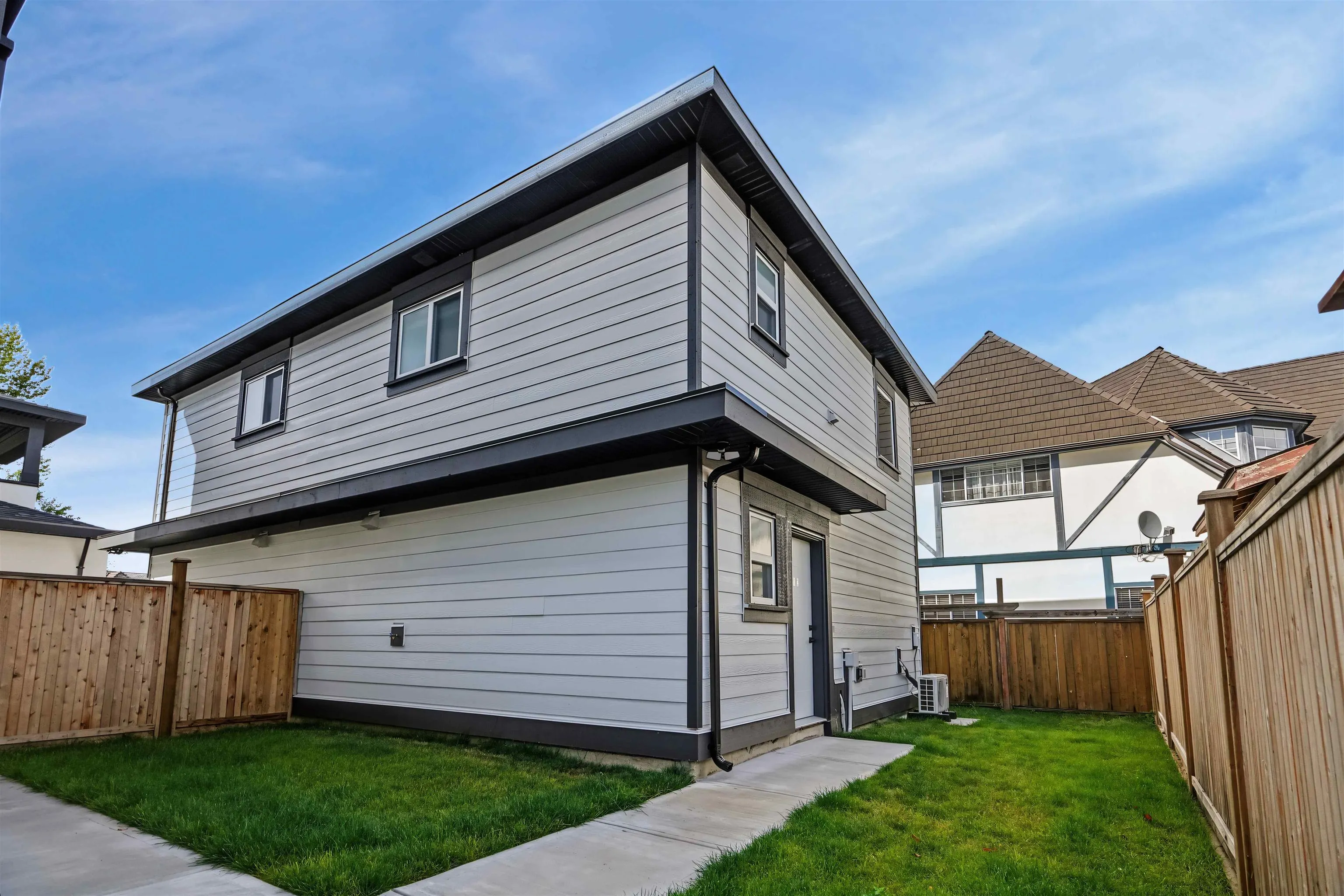 15371 94 Avenue #102