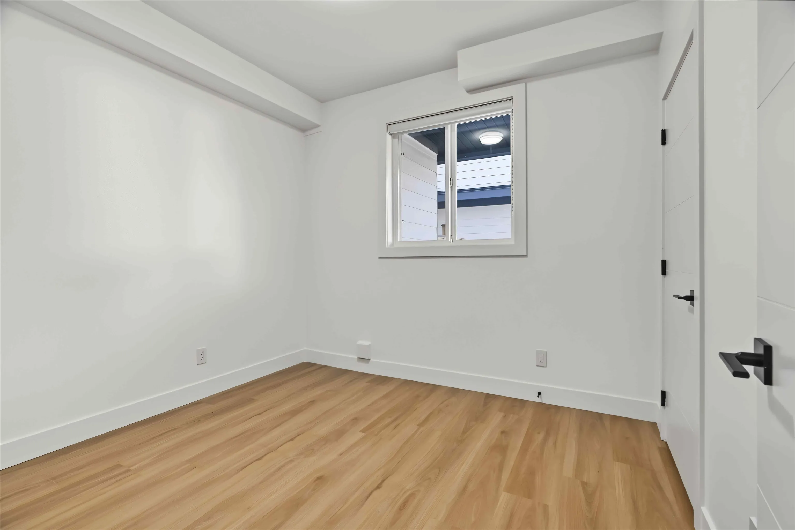 15371 94 Avenue #102