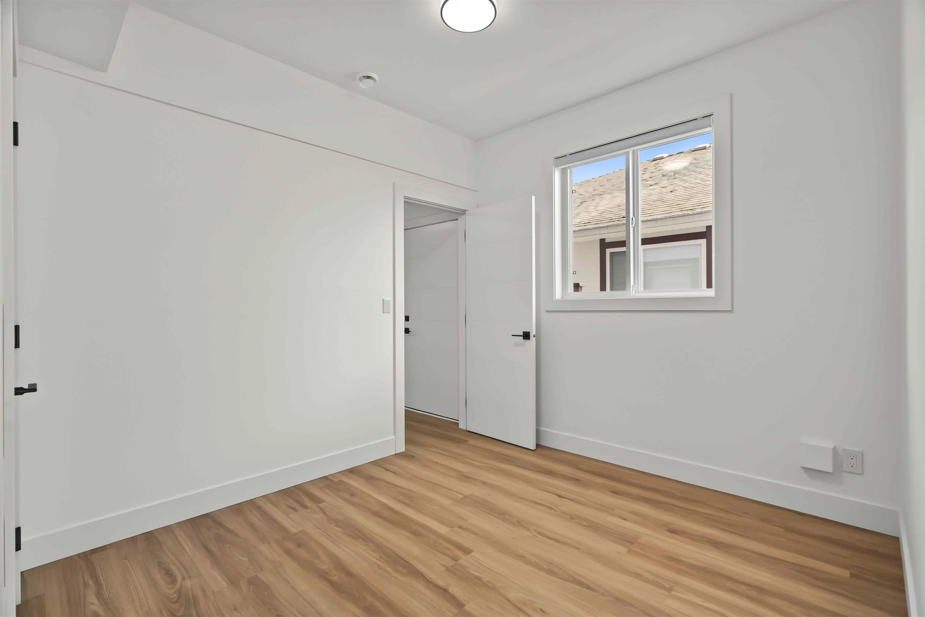15371 94 Avenue #102