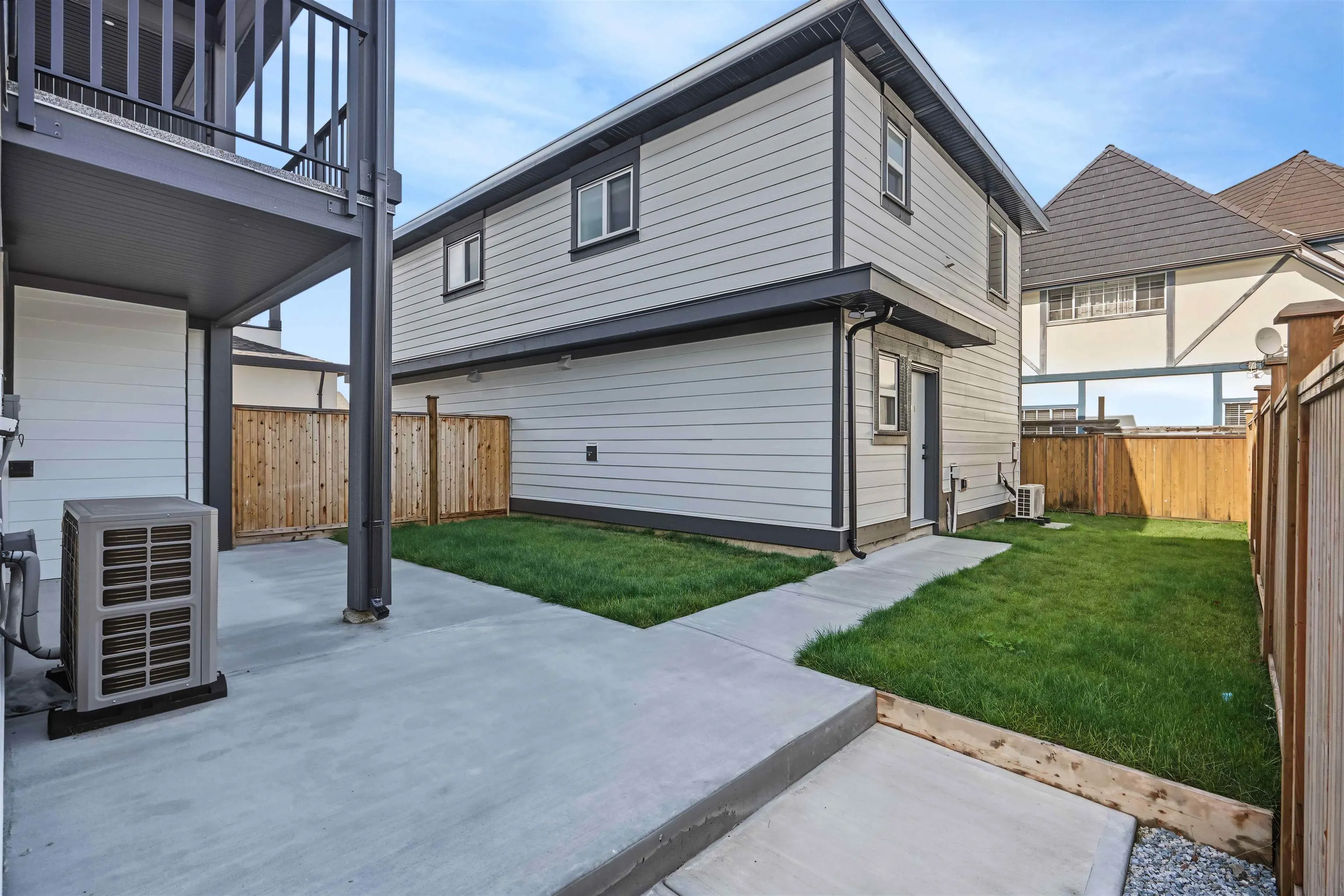 15371 94 Avenue #102