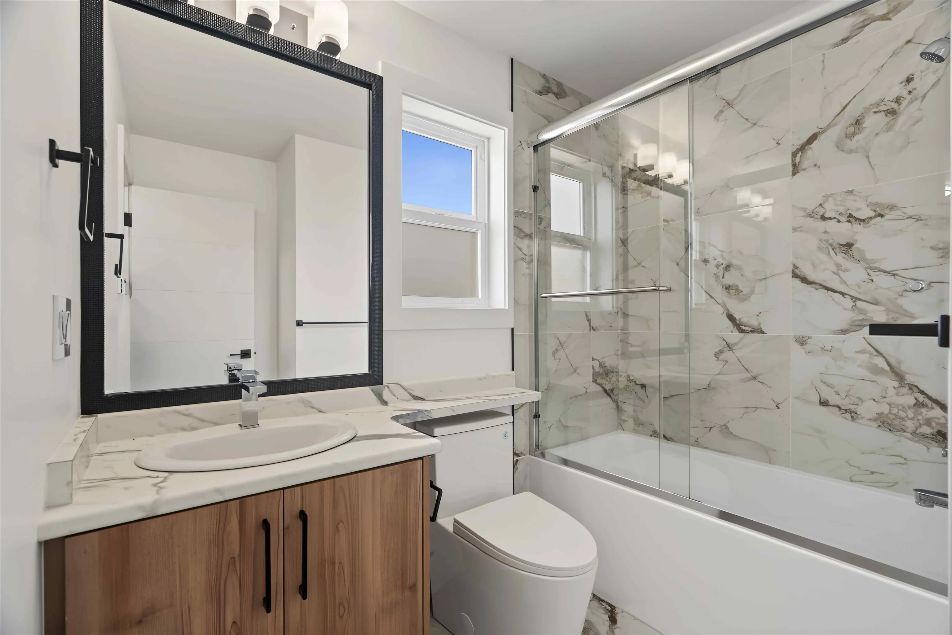 15371 94 Avenue #102