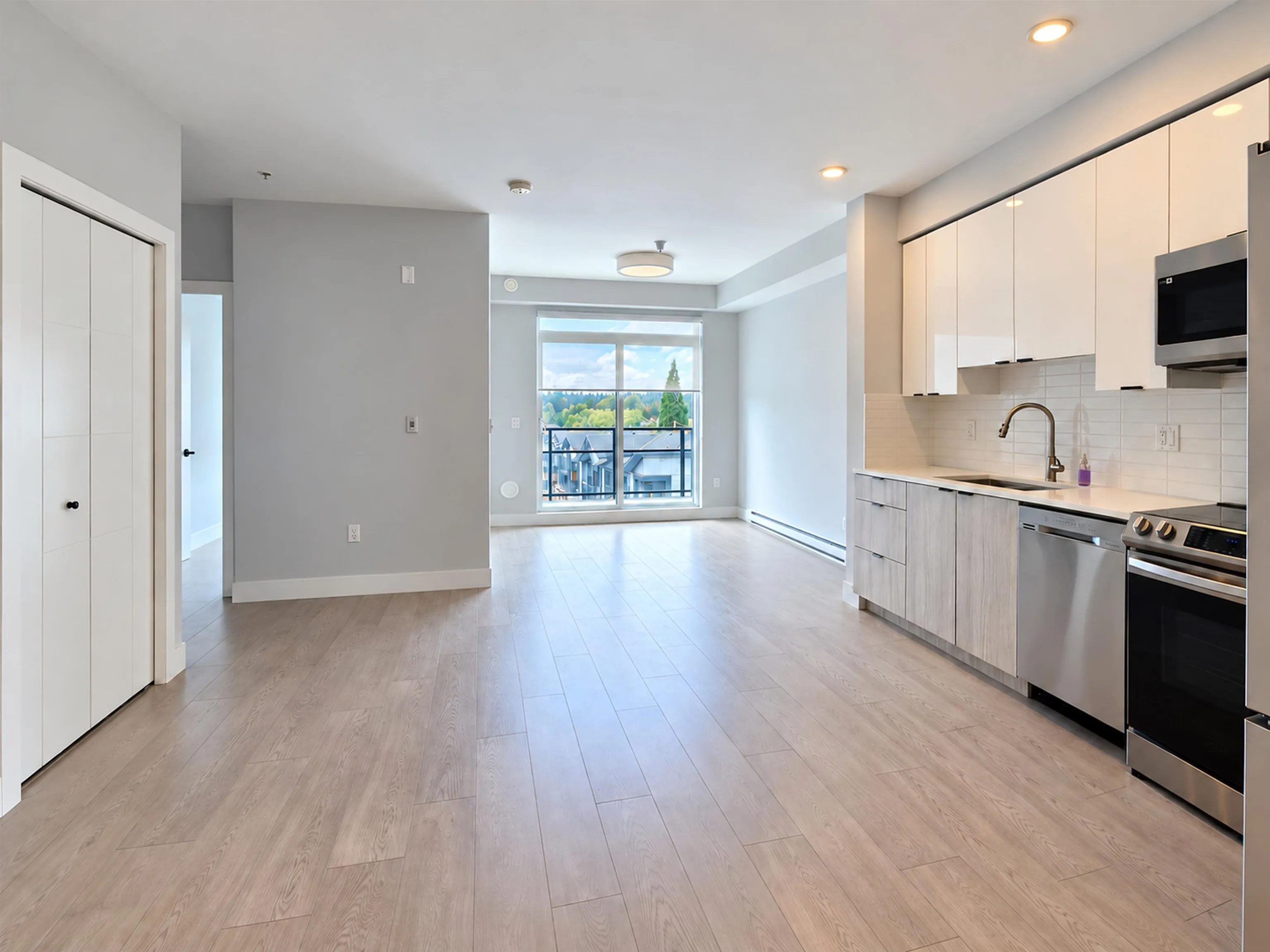 19825 54 Avenue #409