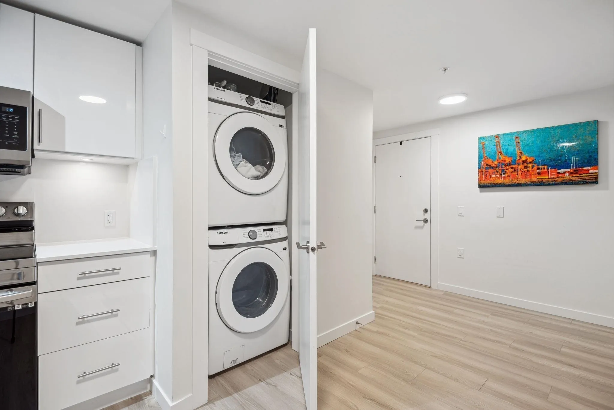 232 Sixth Street #207
