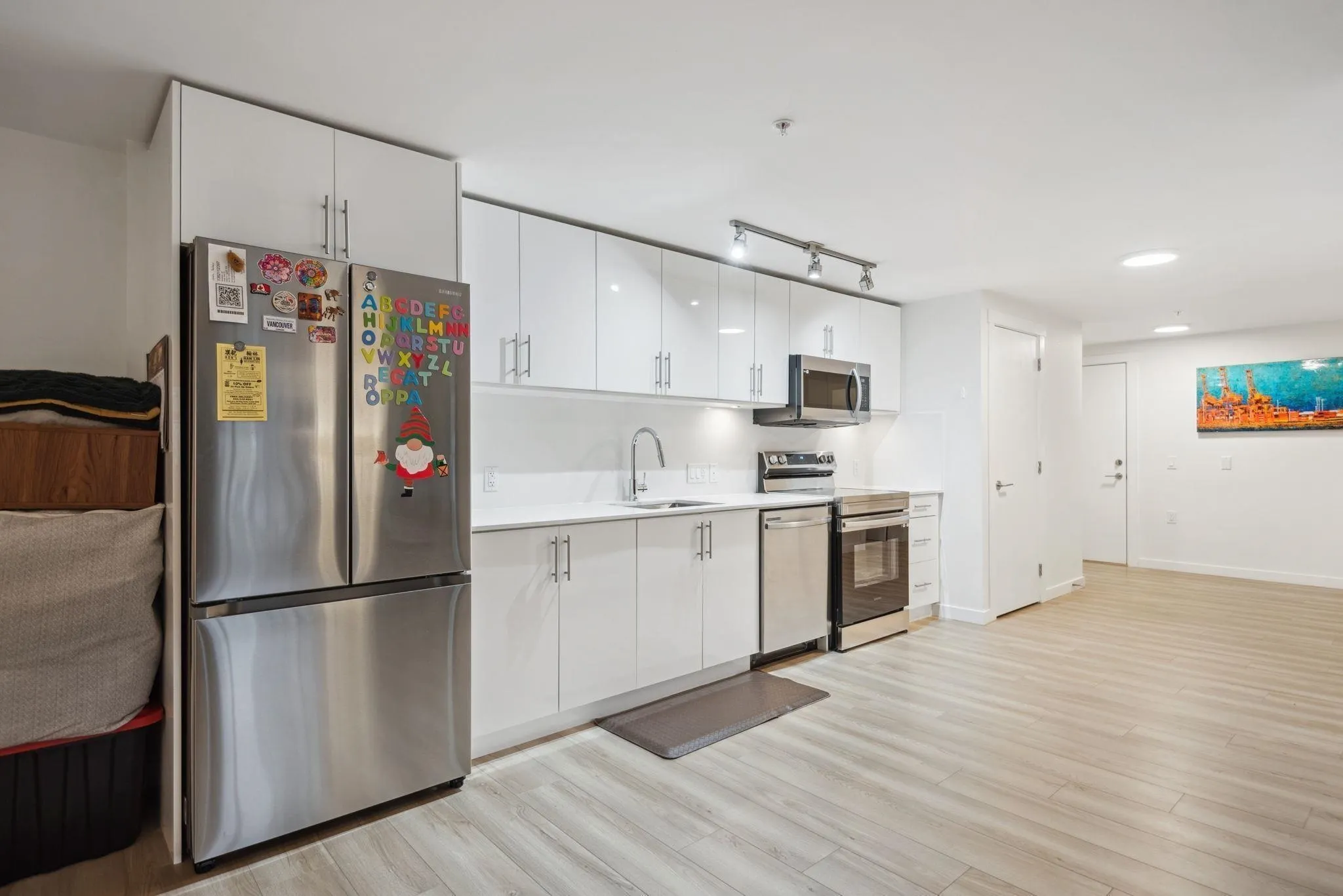 232 Sixth Street #207