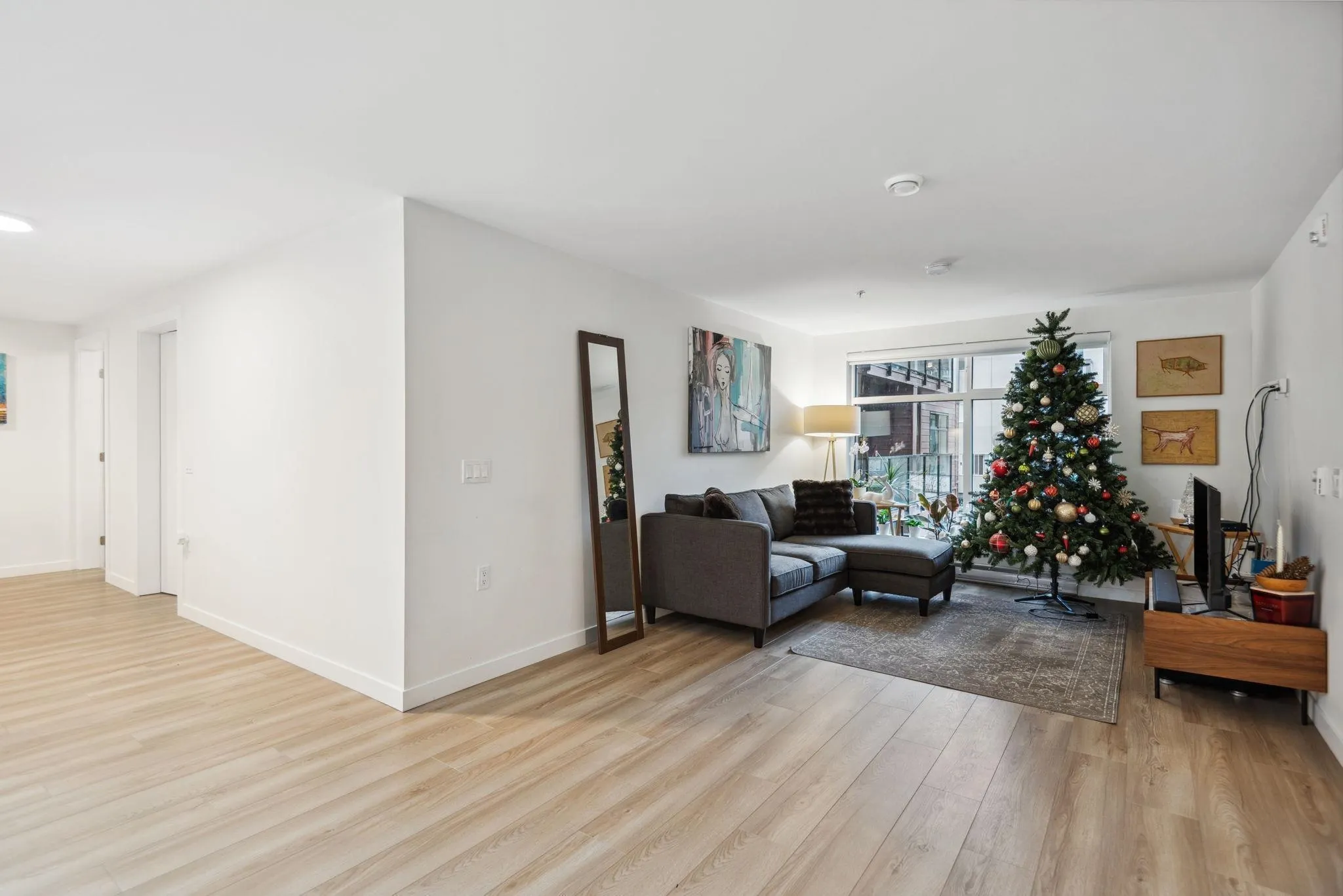 232 Sixth Street #207