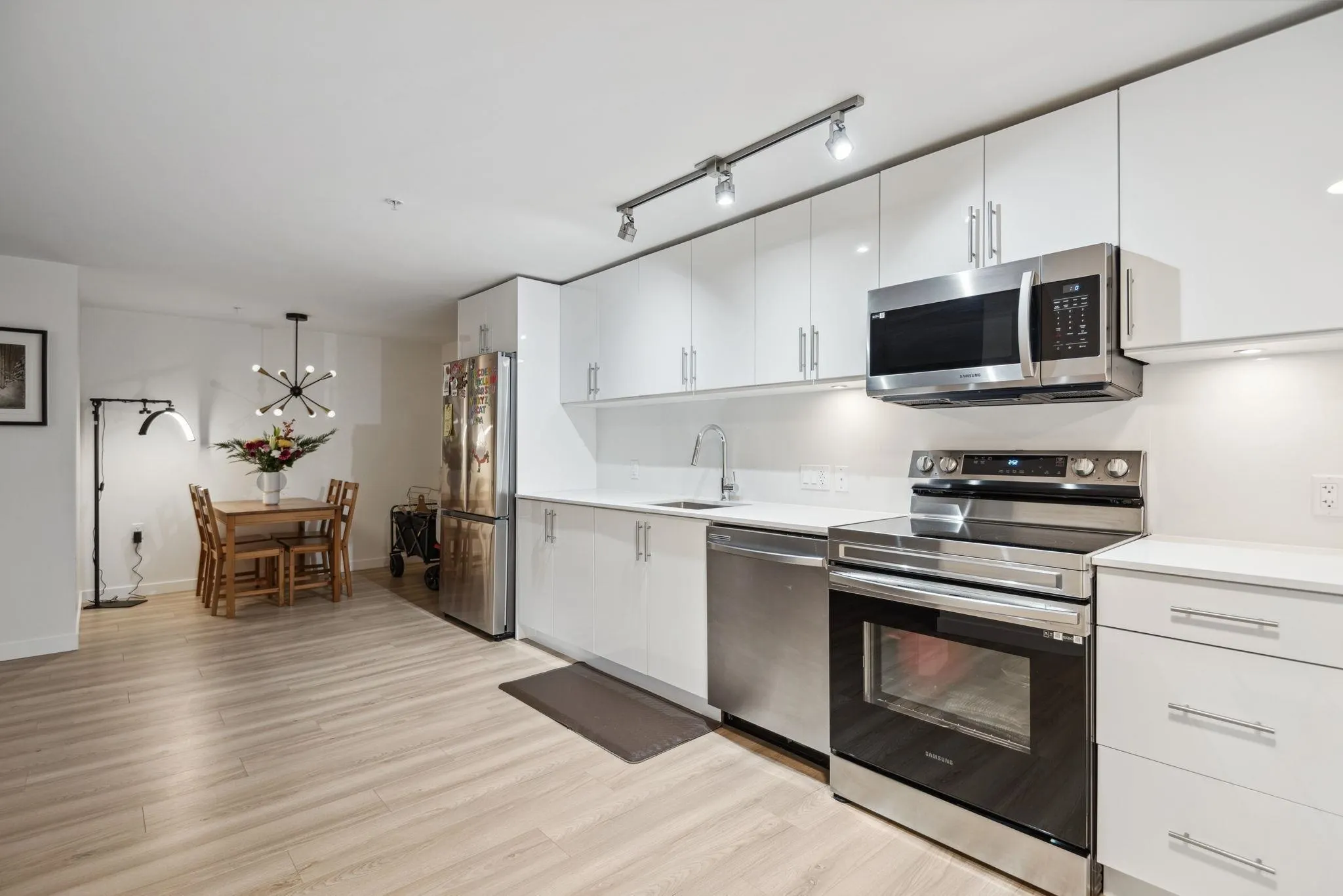 232 Sixth Street #207