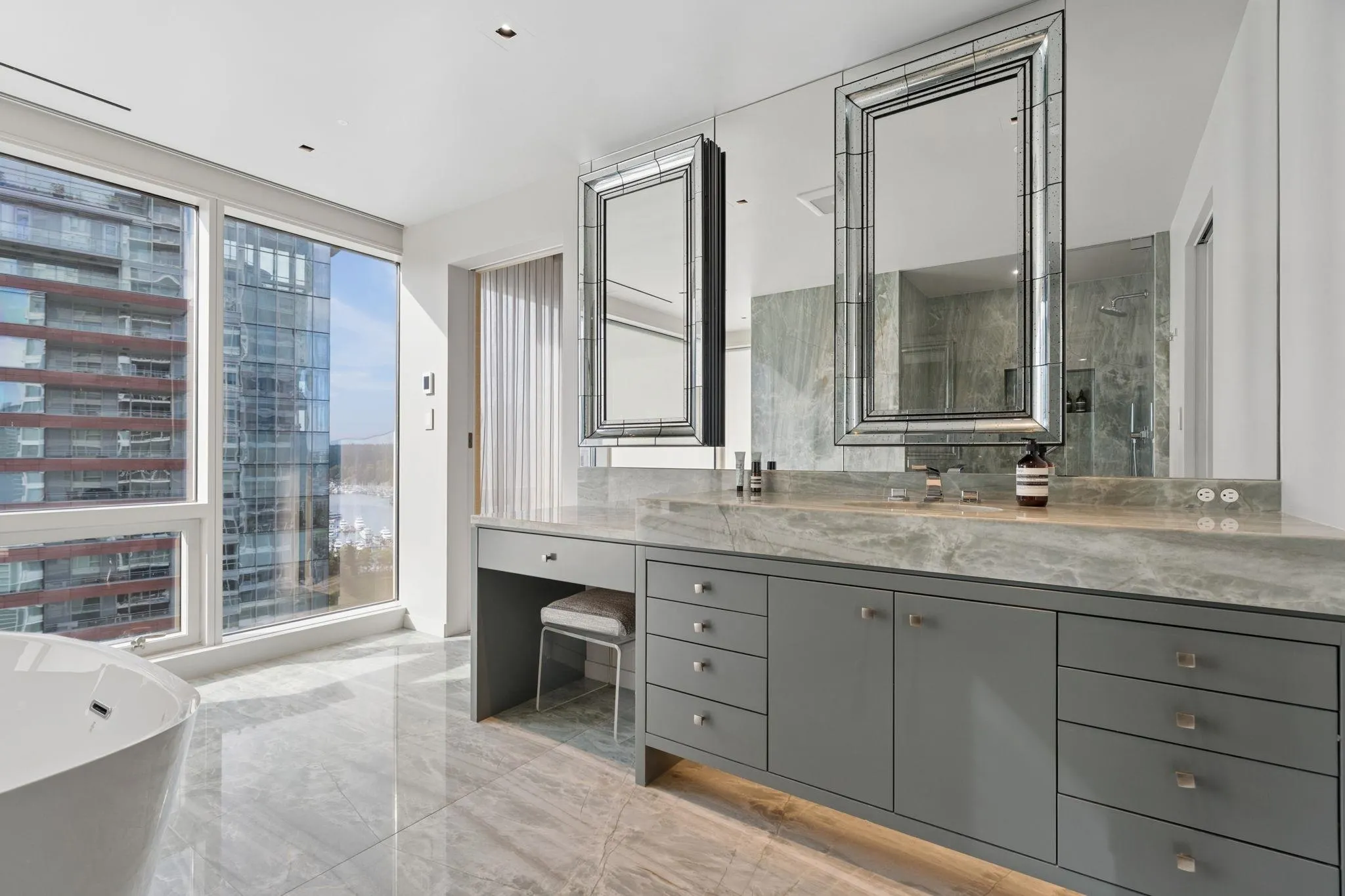 1139 W Cordova Street #1701