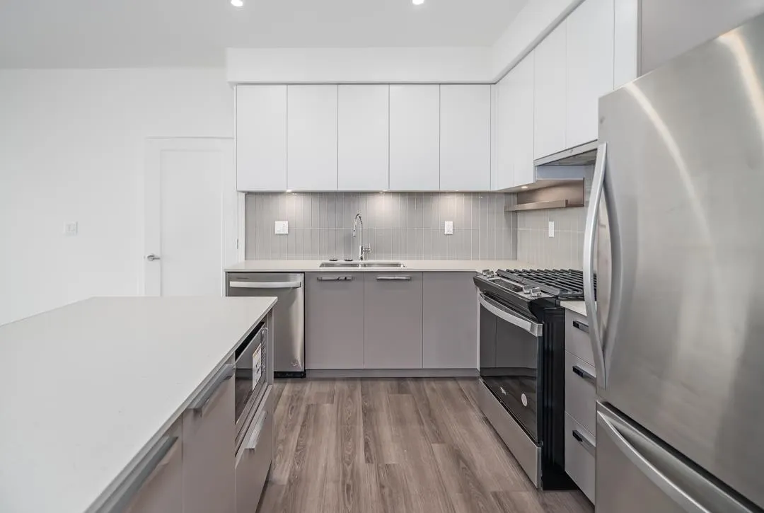 13788 76 Avenue #406