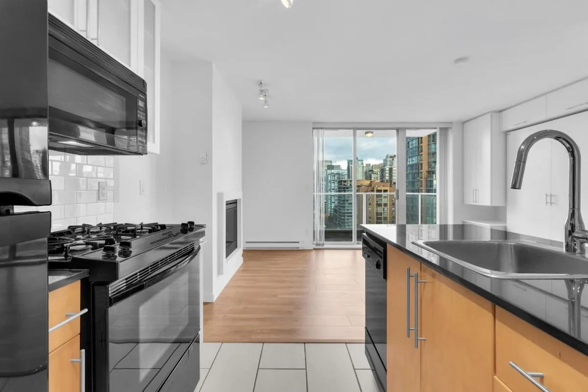 1225 Richards Street #1703