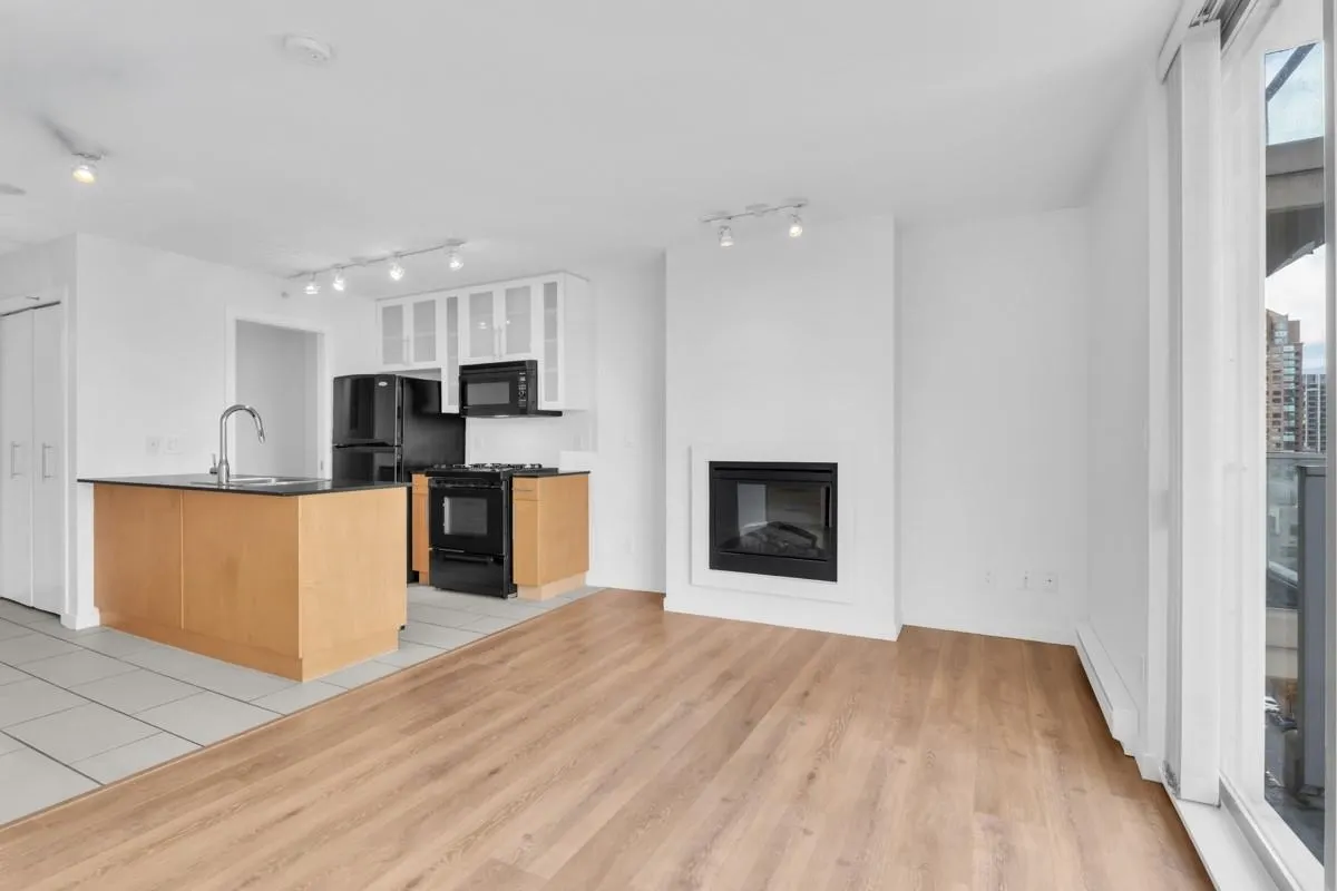 1225 Richards Street #1703