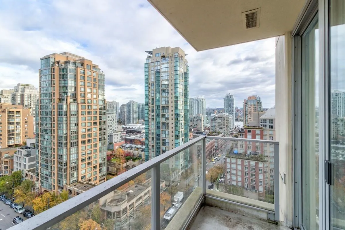 1225 Richards Street #1703
