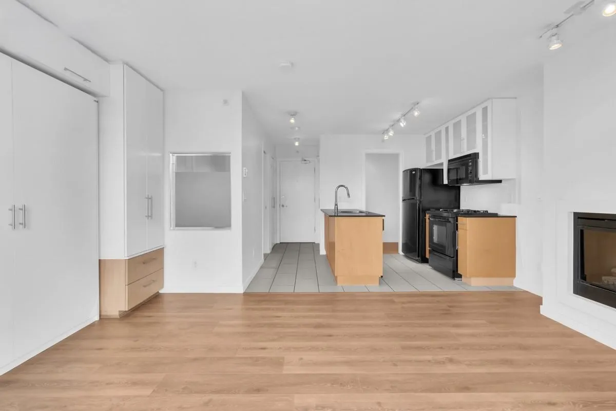 1225 Richards Street #1703