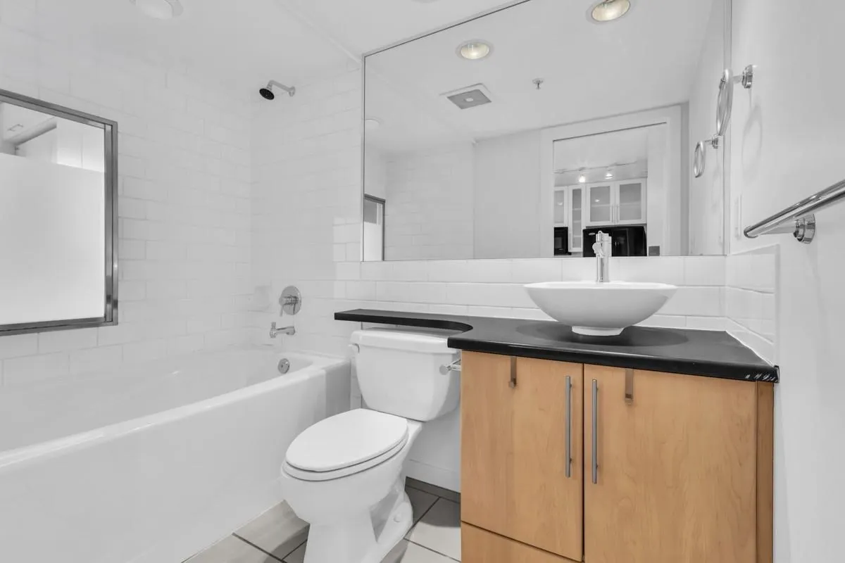 1225 Richards Street #1703