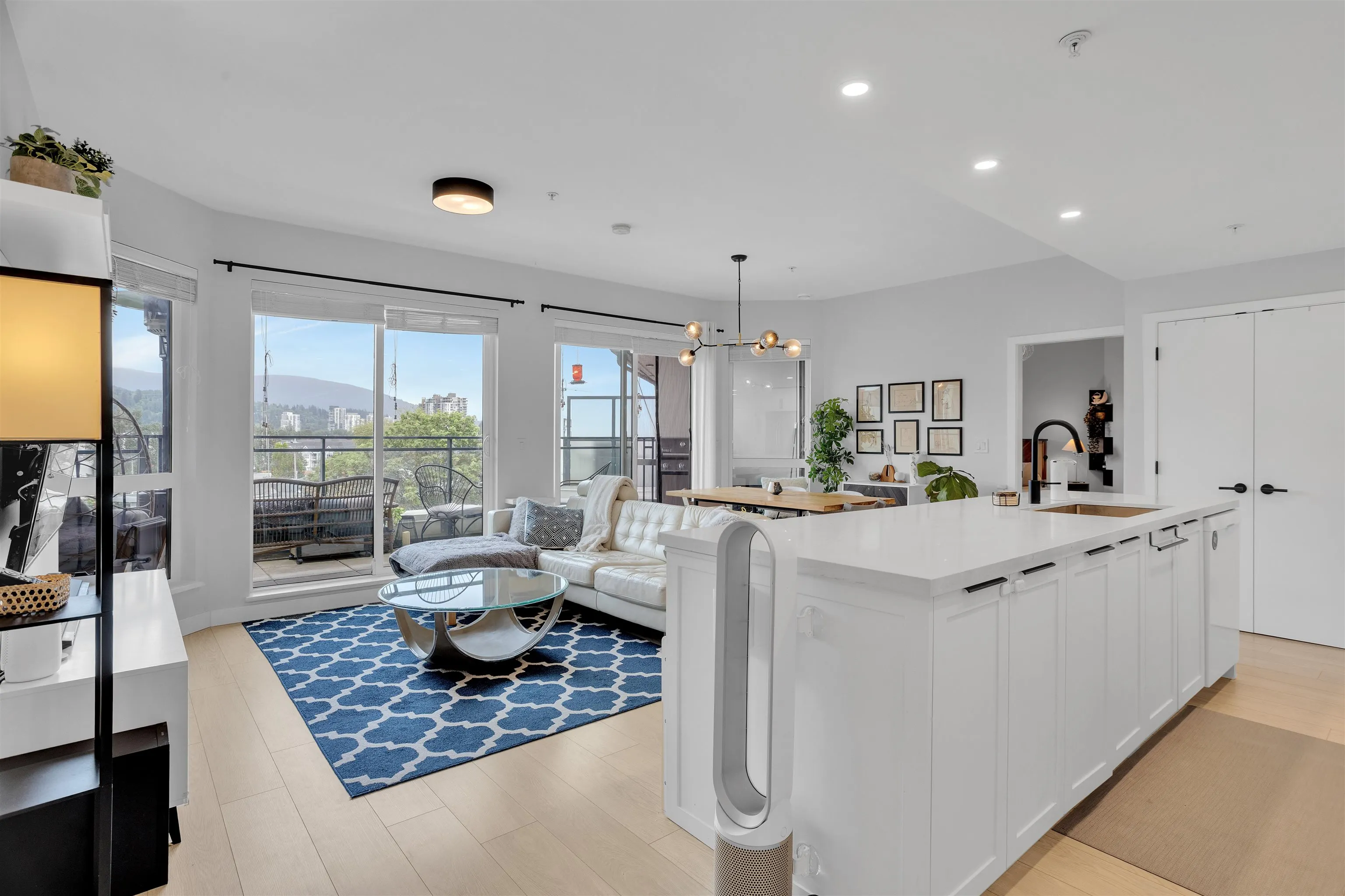 3038 St George Street #609