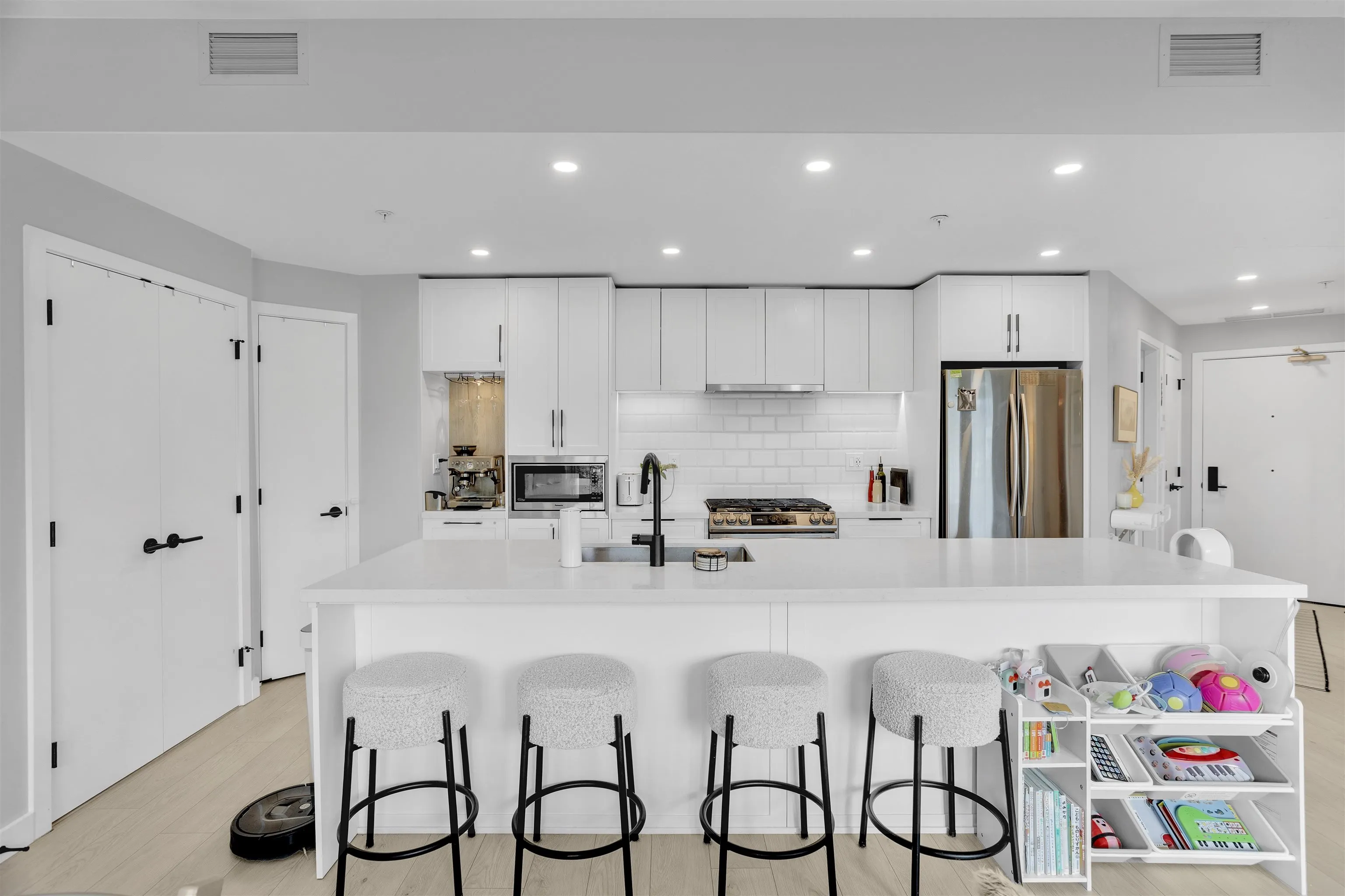 3038 St George Street #609