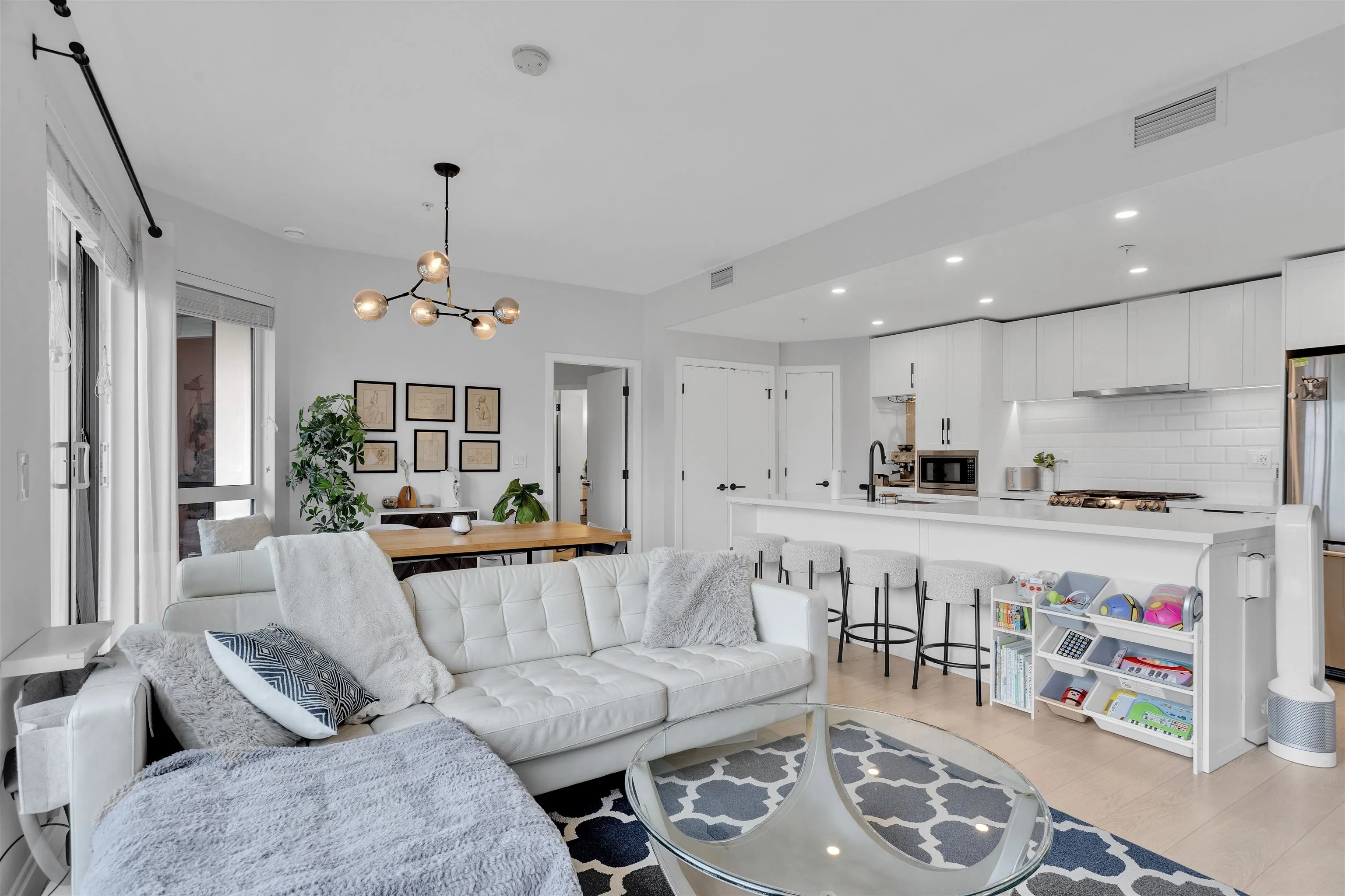 3038 St George Street #609
