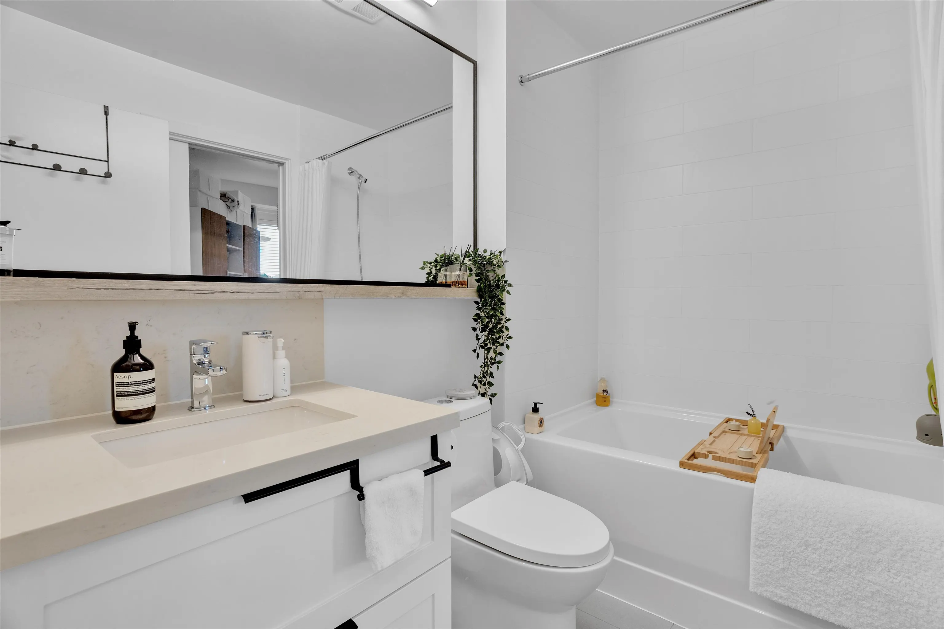 3038 St George Street #609