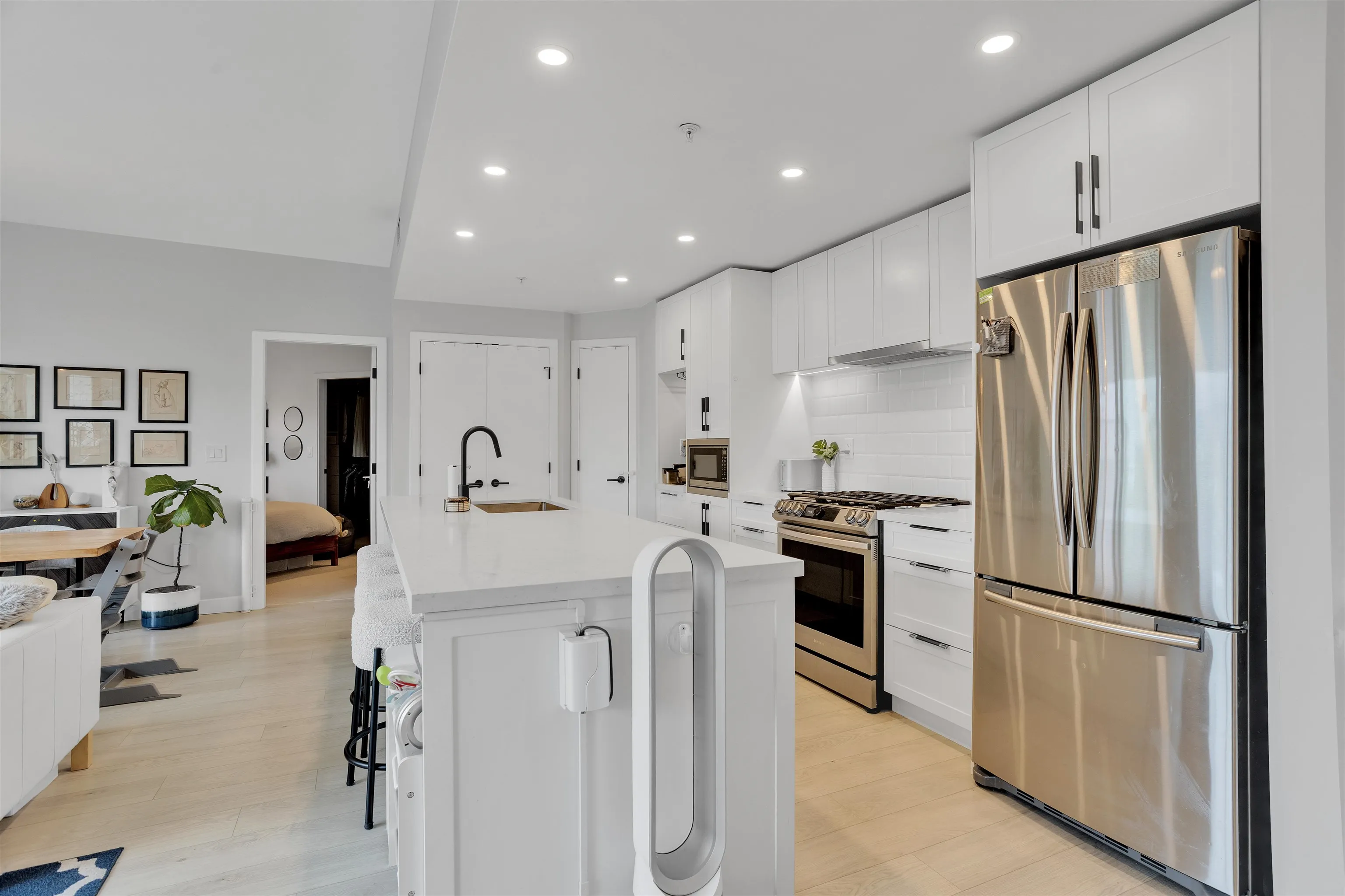 3038 St George Street #609
