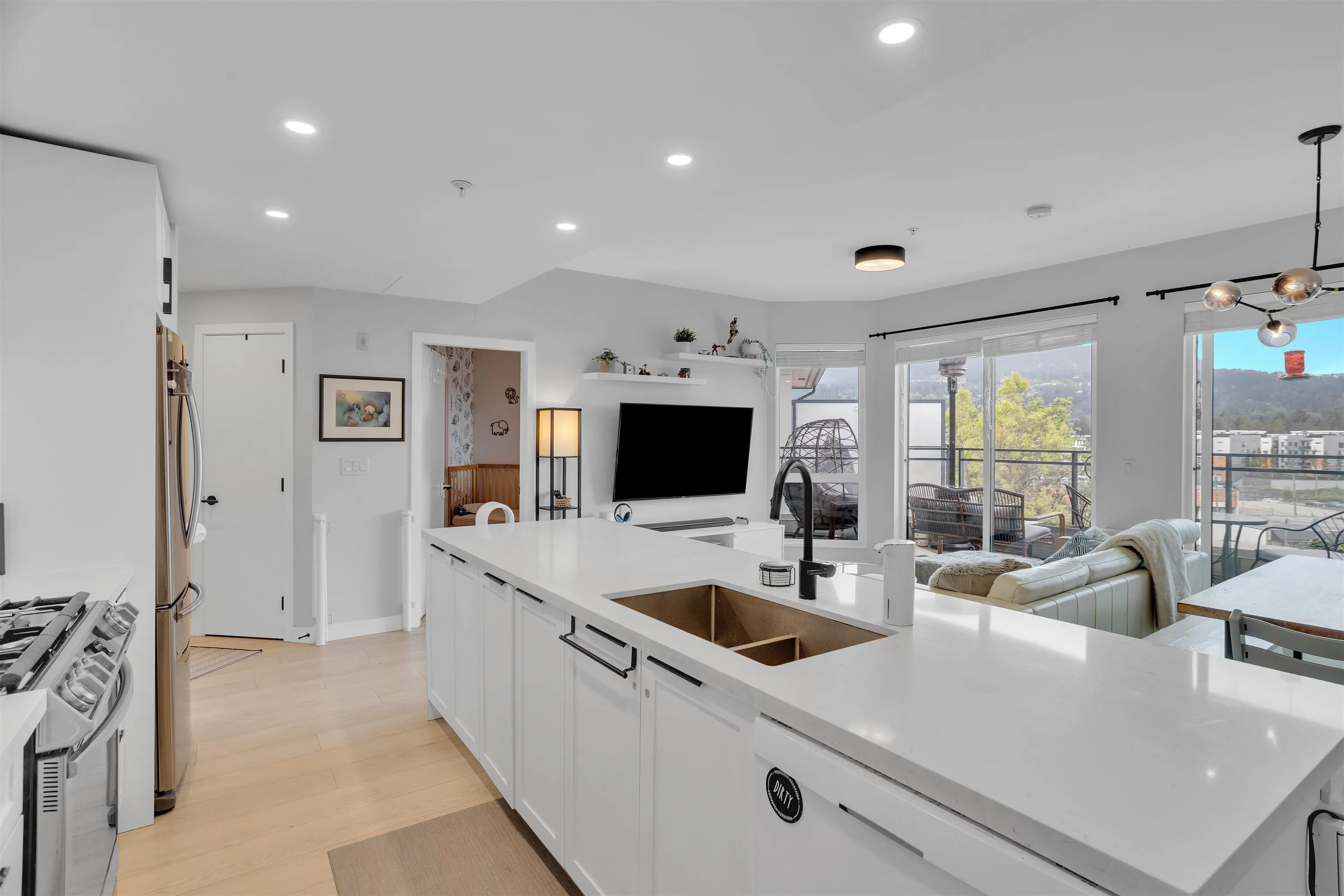 3038 St George Street #609