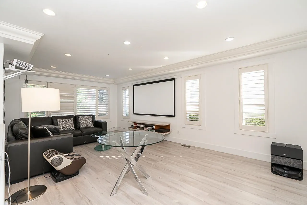 4875 Linden Drive