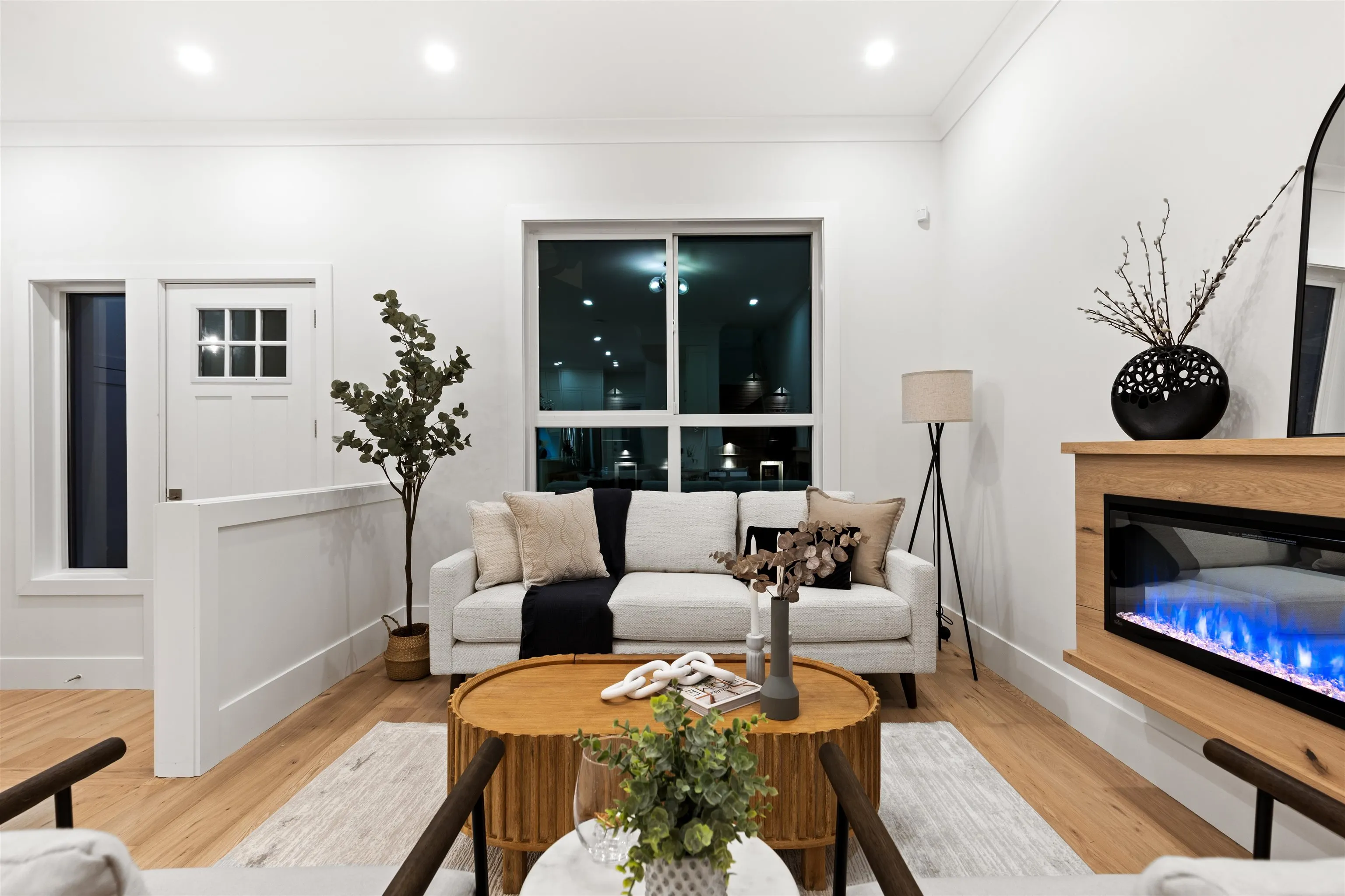 16623 18a Avenue #101