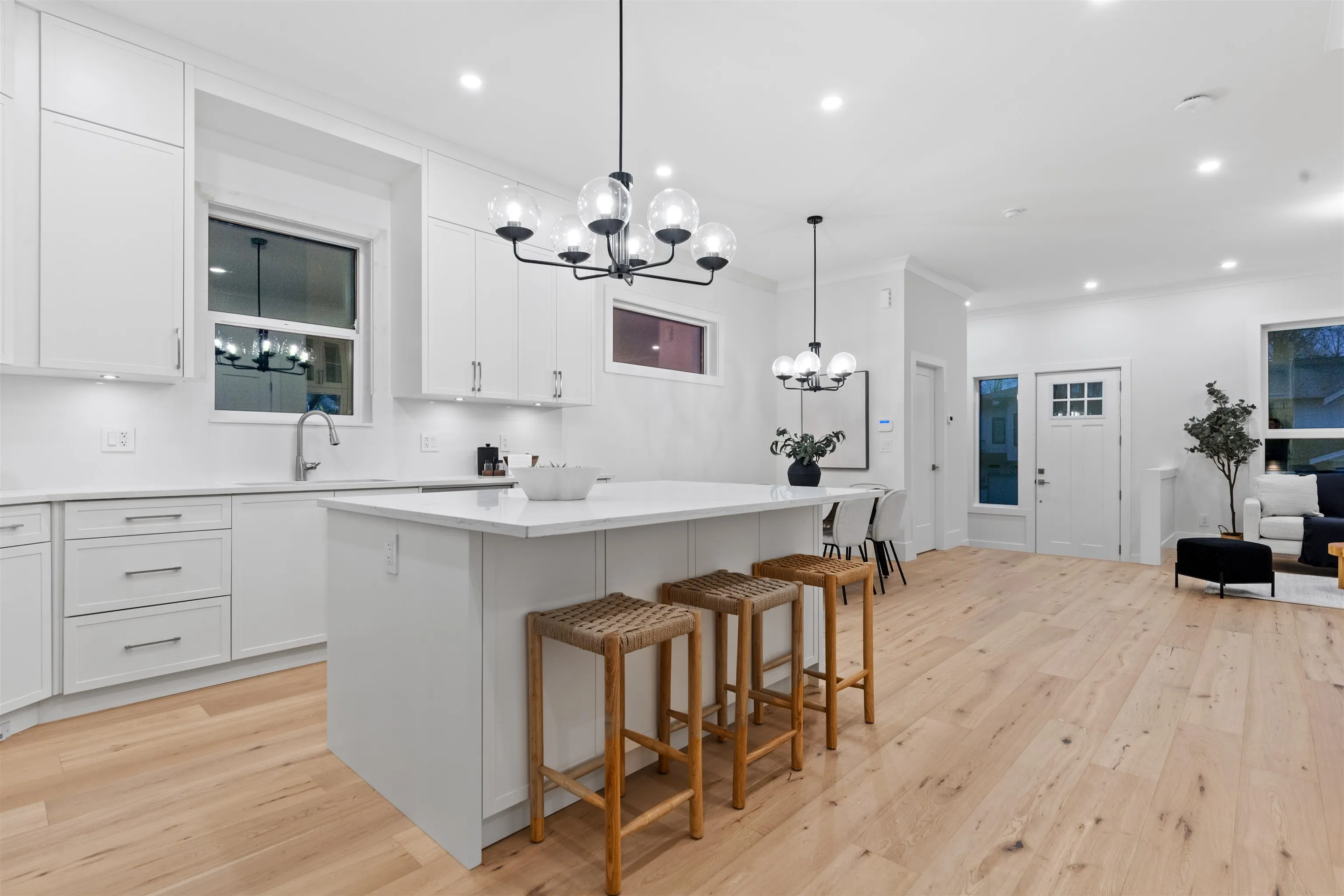 16623 18a Avenue #101