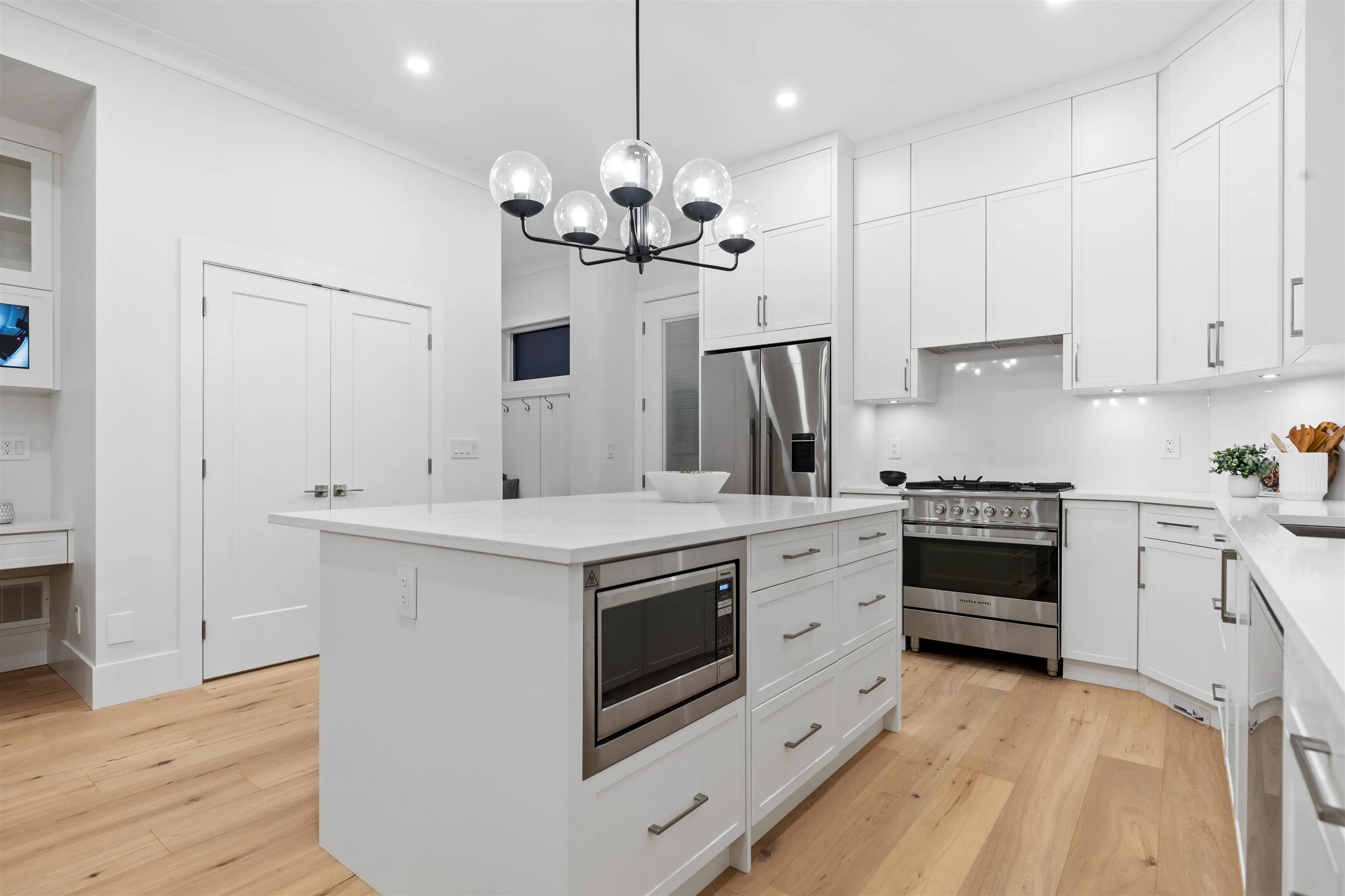 16623 18a Avenue #101