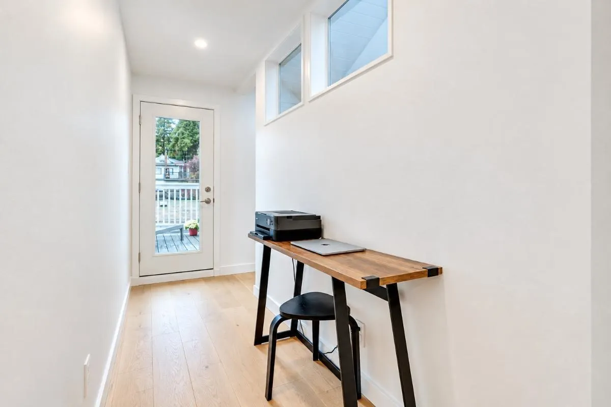 174 W 16th Avenue