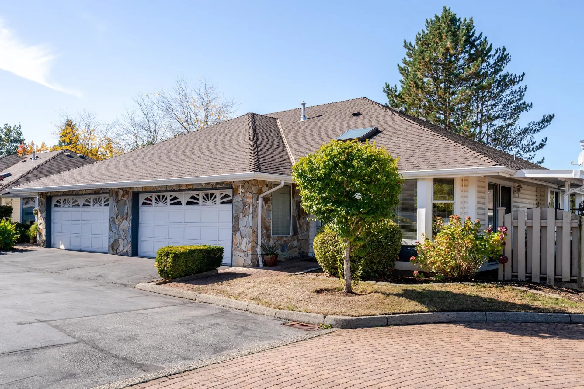 21746 52 Avenue #49