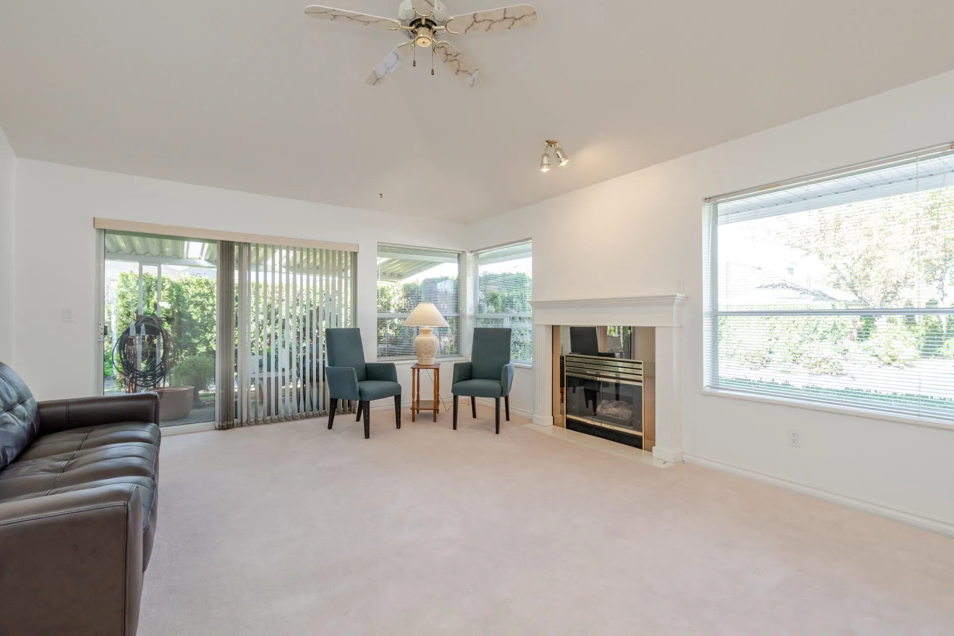 21746 52 Avenue #49